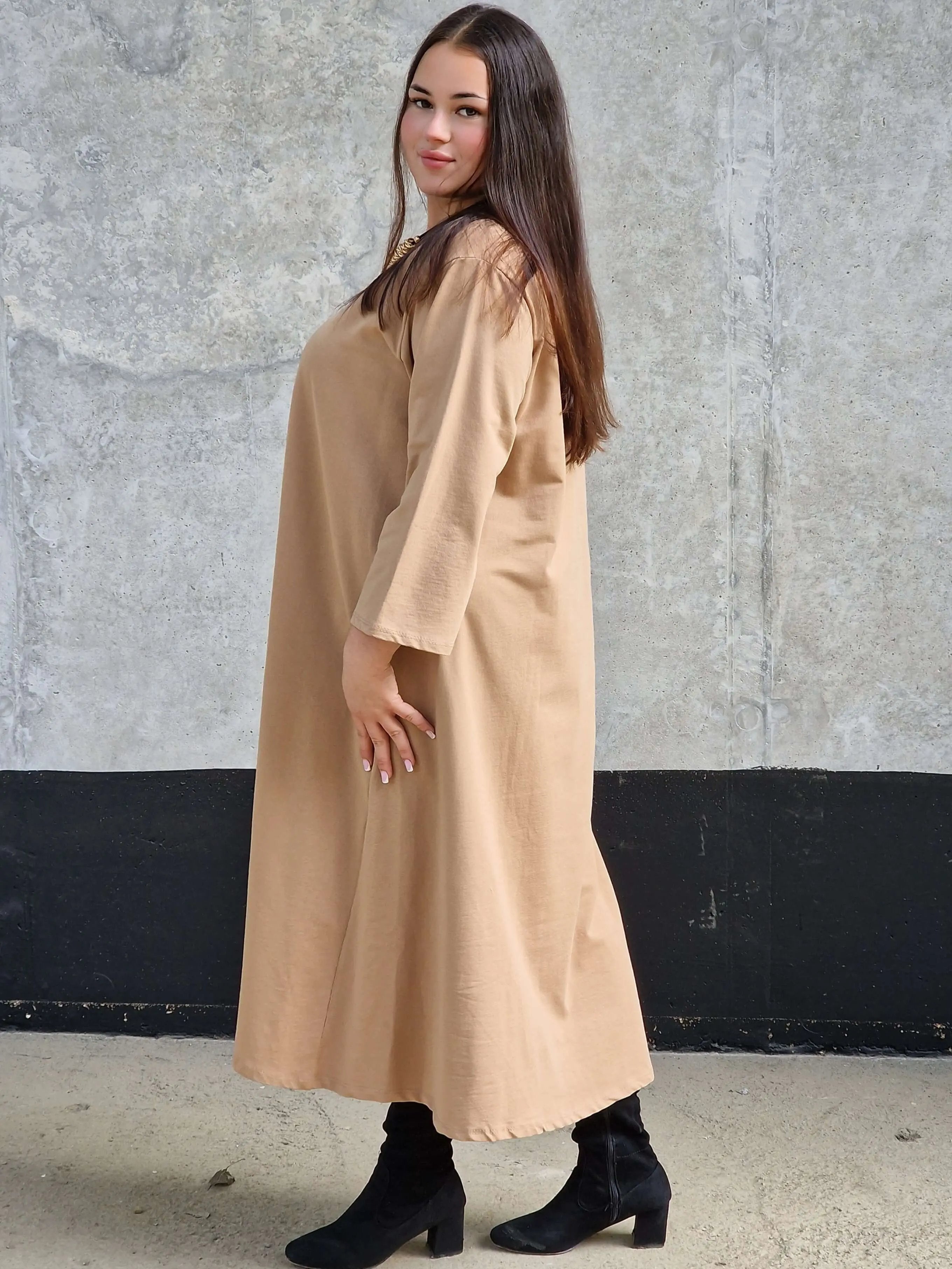 Minimalistyczna Sukienka o Luźnym Kroju Stylowa XL