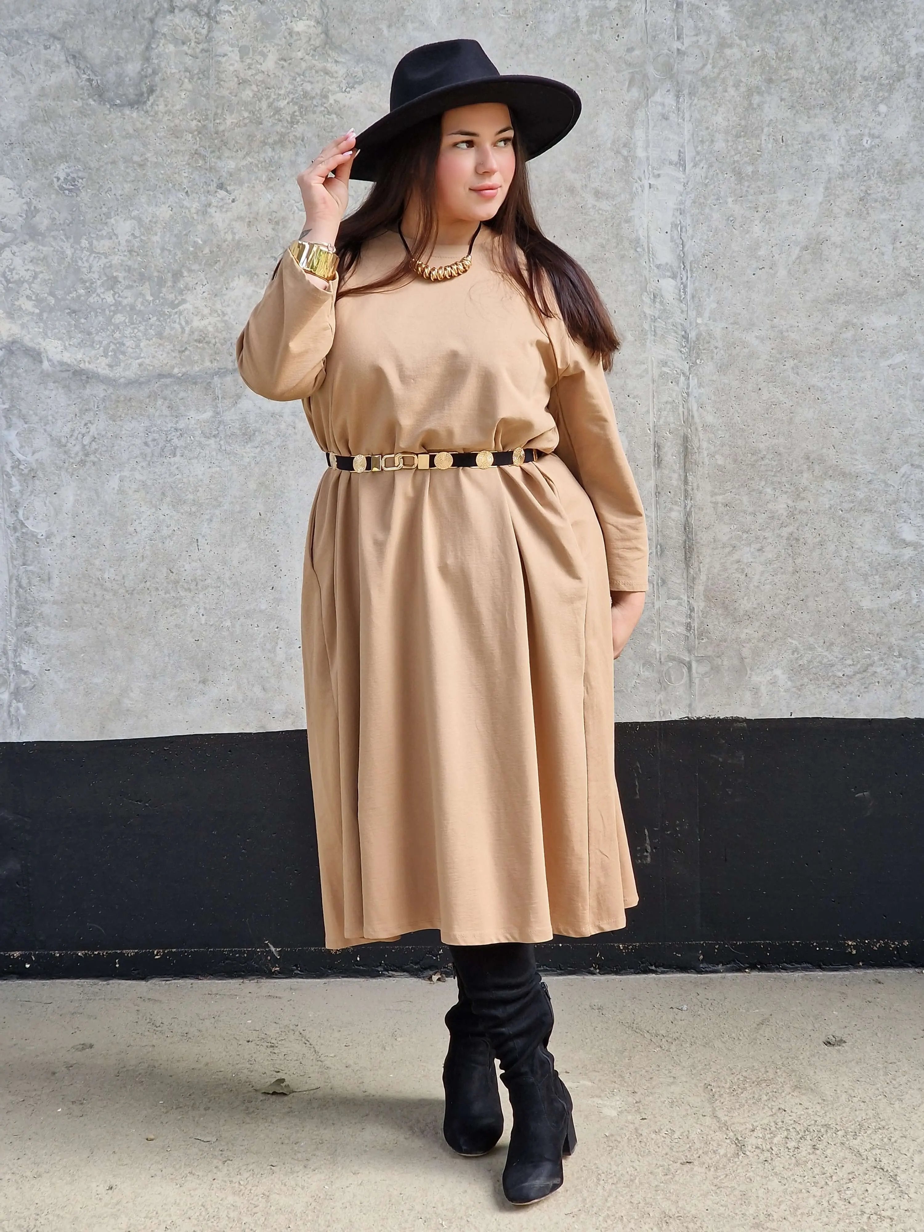 Minimalistyczna Sukienka o Luźnym Kroju Stylowa XL