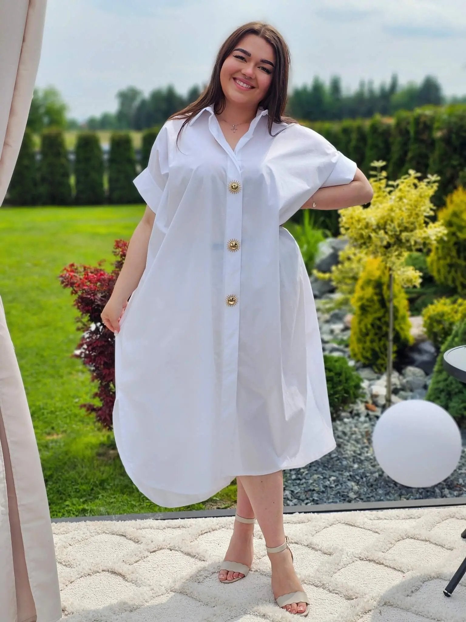 Minimalistyczna sukienka koszulowa z bawełny Stylowa XL