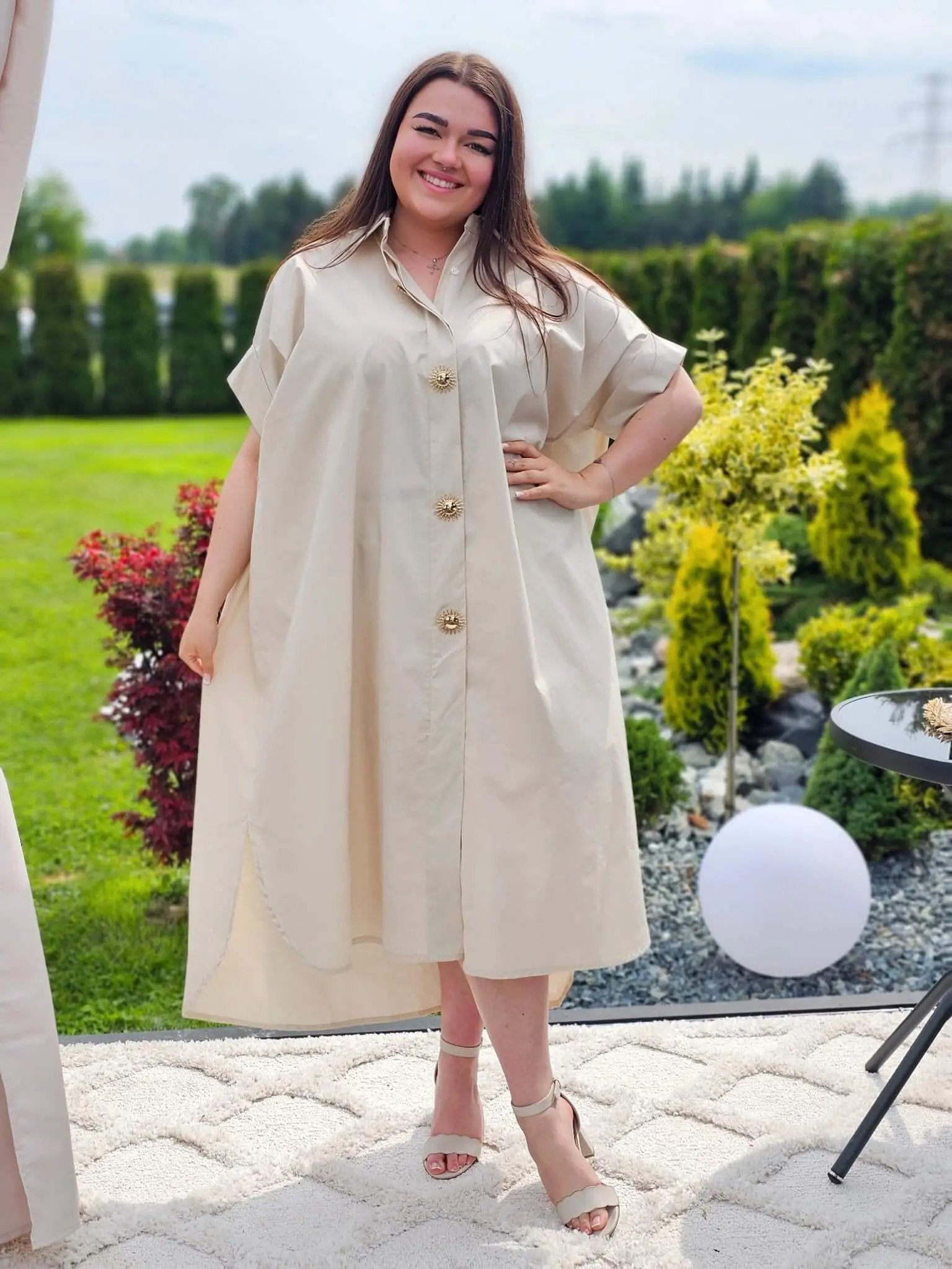 Minimalistyczna sukienka koszulowa z bawełny Stylowa XL