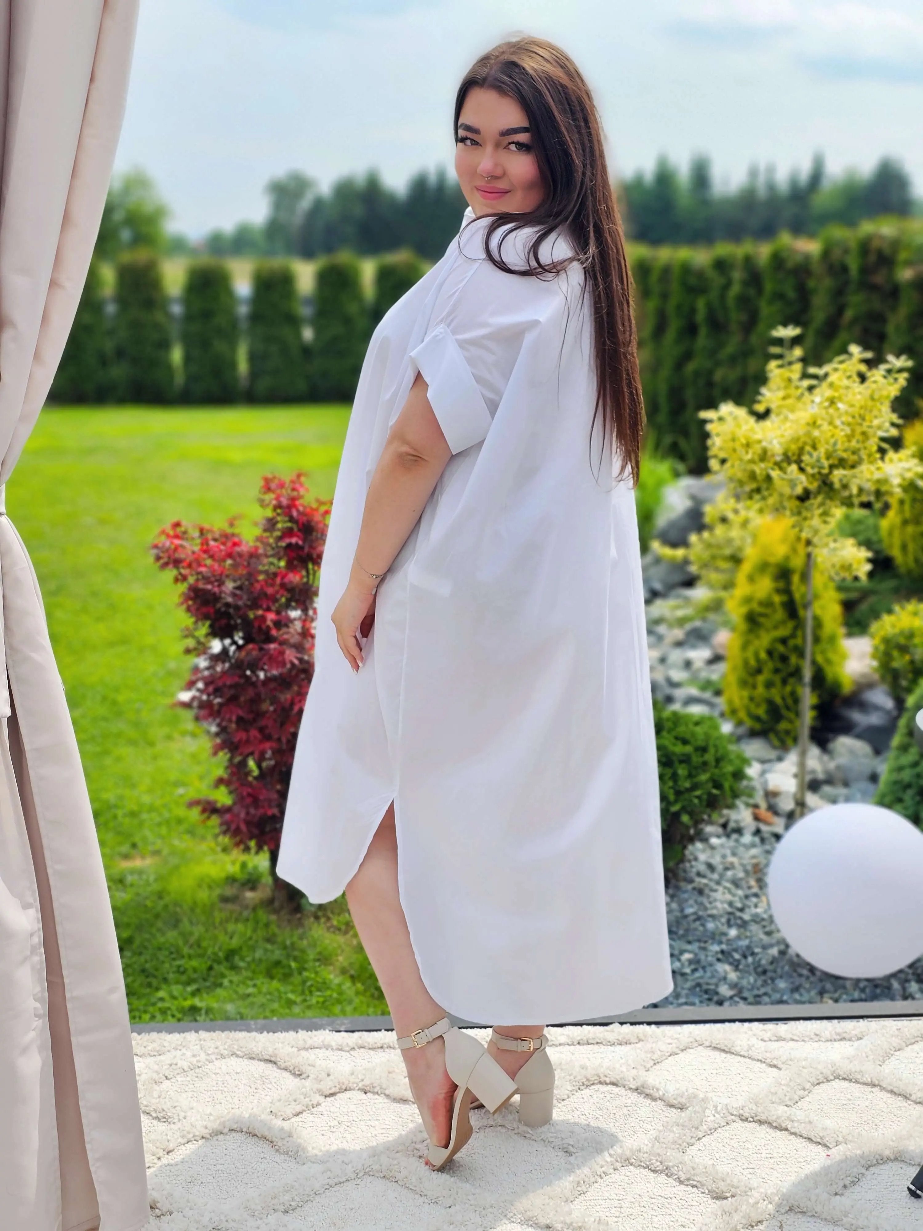 Minimalistyczna sukienka koszulowa z bawełny Stylowa XL