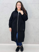długa bluza z kapturem plus size czarna – stylizacja XXL