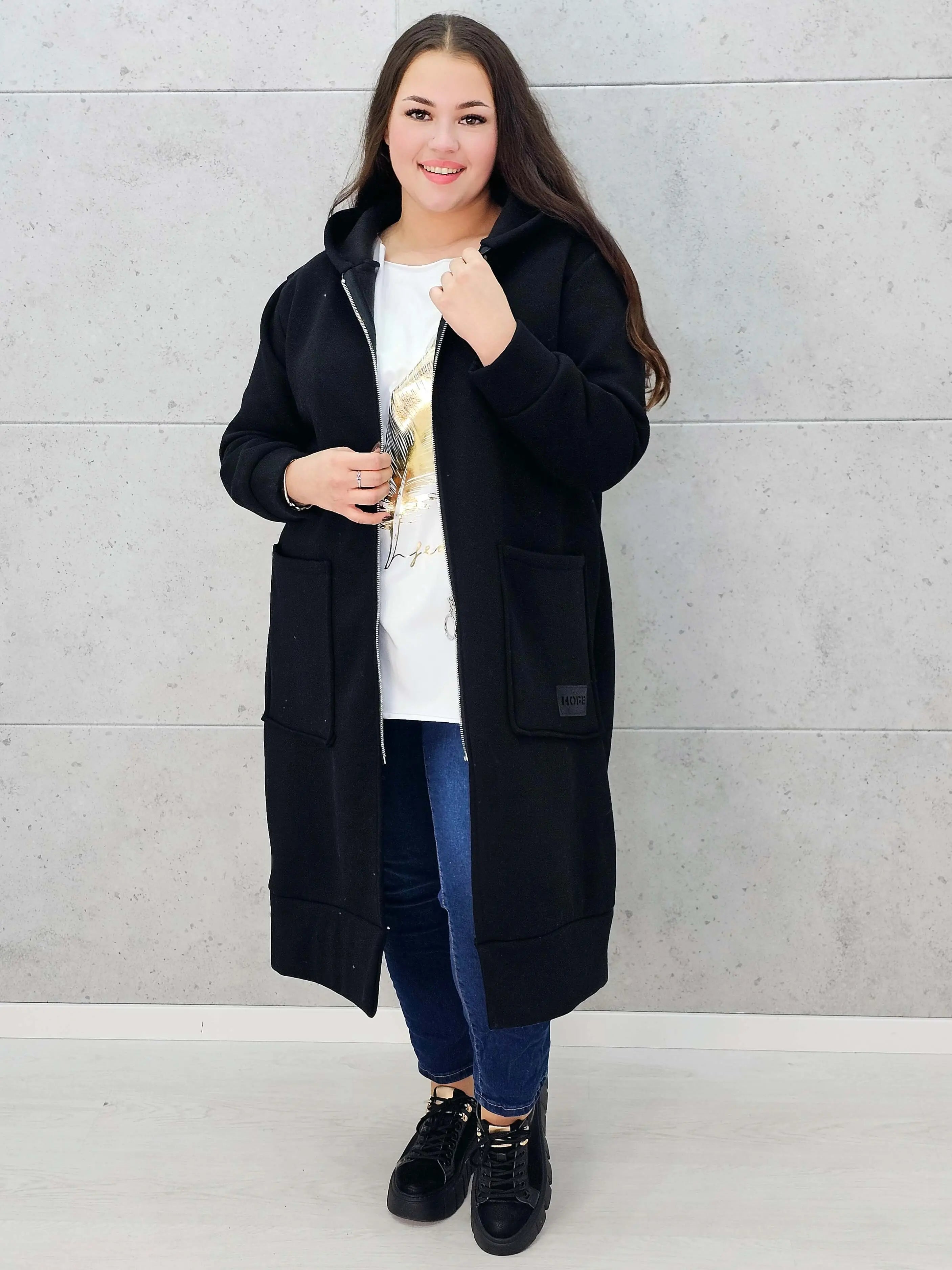 bluza plus size czarna z zamkiem i kieszeniami –rozpięta 