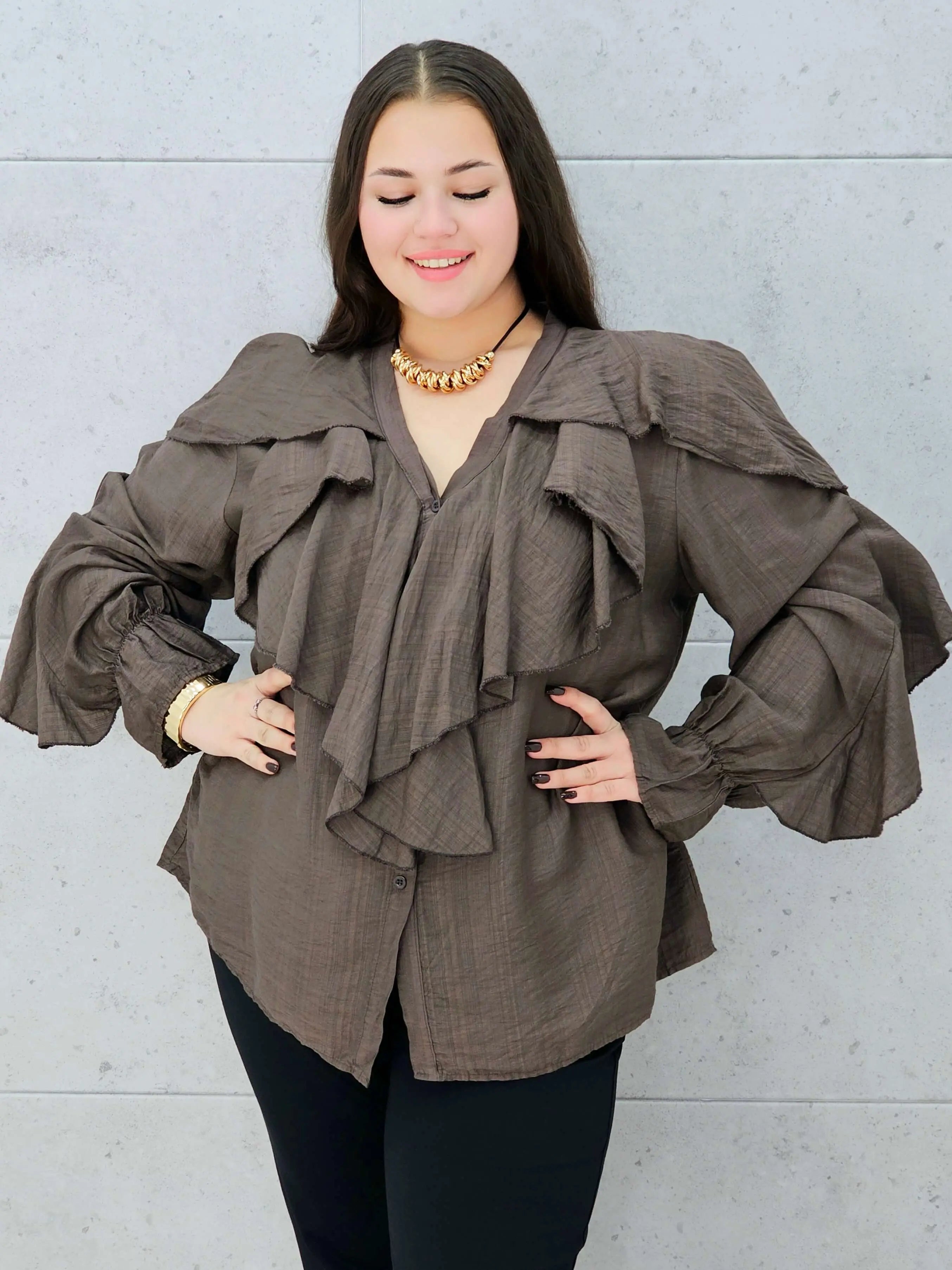 brązowa bluzka z falbanami plus size Stylowa XL – talia