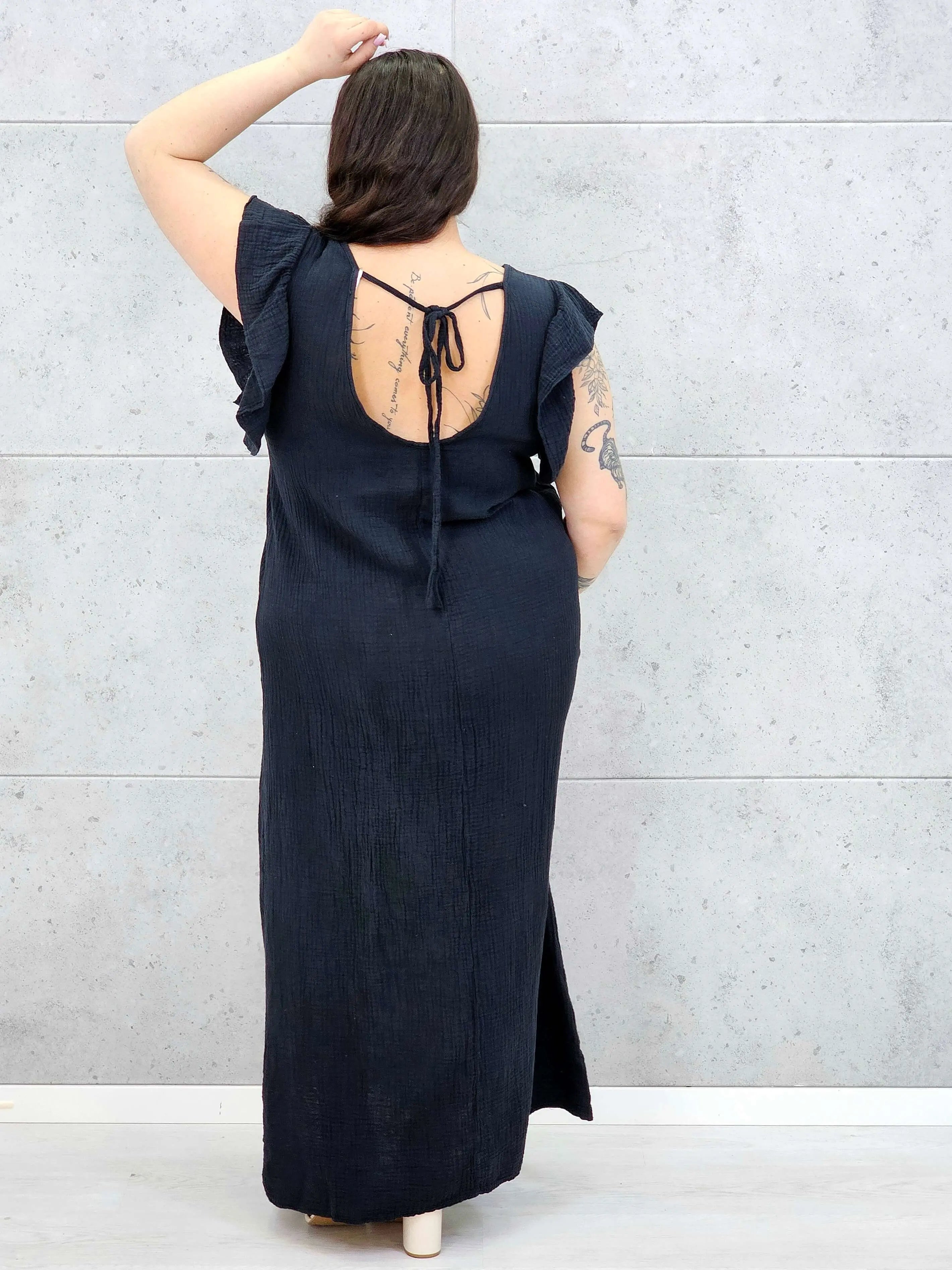 Muślinowa sukienka plus size z falbankami – subtelność i lekkość w letnim wydaniu Stylowa XL