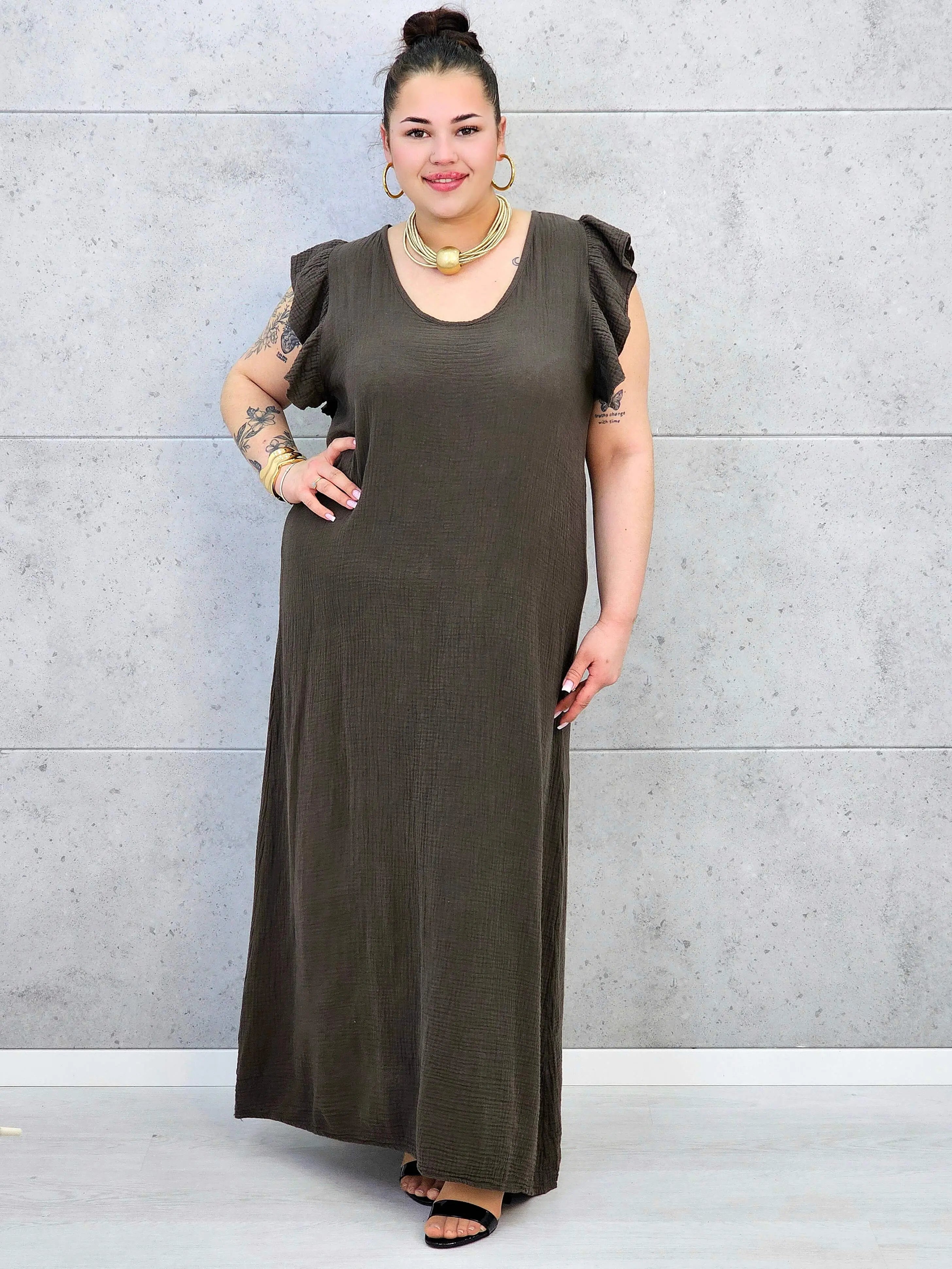 Muślinowa sukienka plus size z falbankami – subtelność i lekkość w letnim wydaniu Stylowa XL