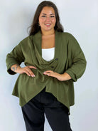 Narzutka Plus Size z kopertowym przodem – elegancka i wygodna Stylowa XL
