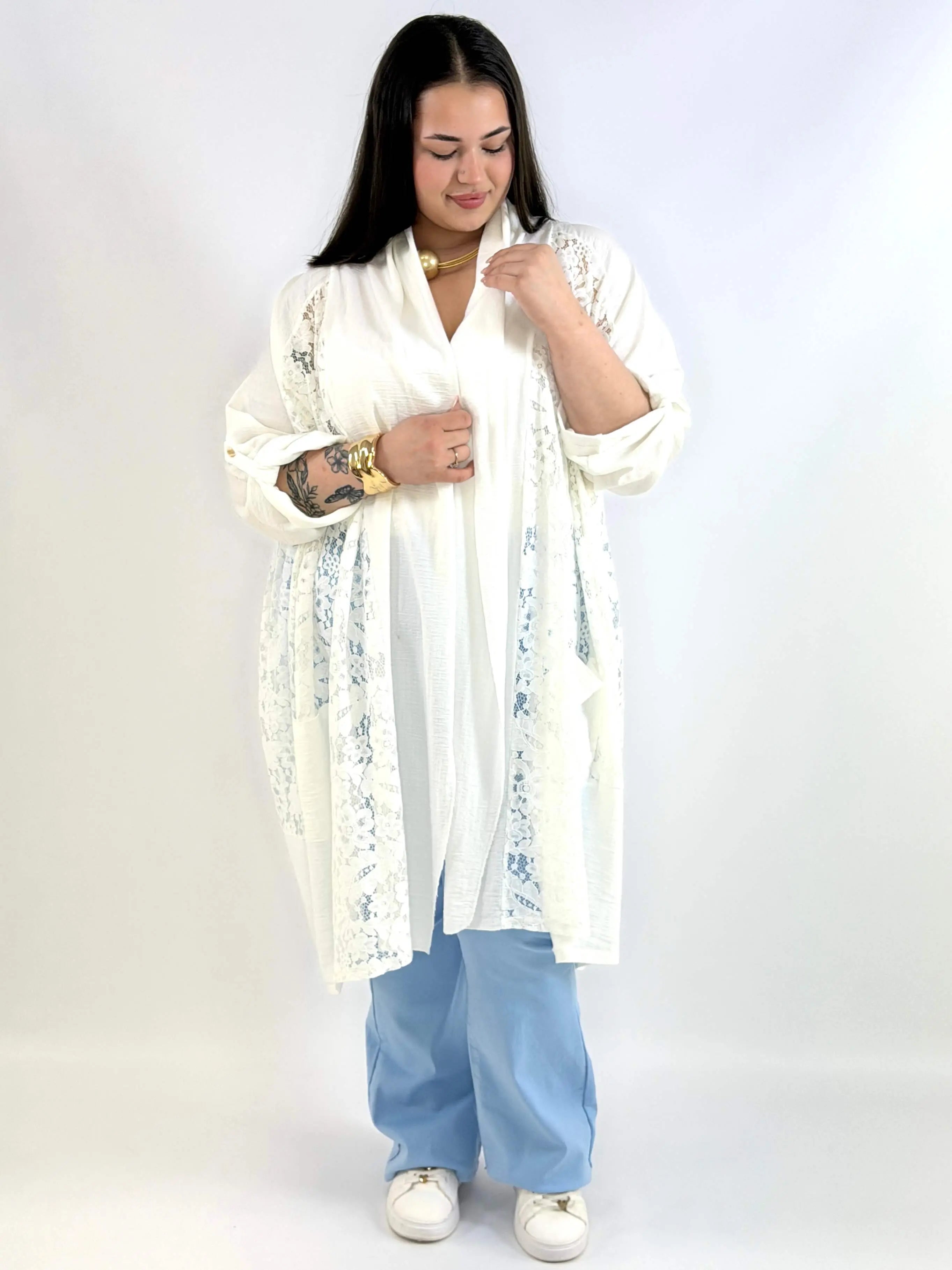 Narzutka plus size lniana z koronką – lekka narzutka XXL w eleganckim stylu Stylowa XL