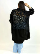 Narzutka plus size lniana z koronką – lekka narzutka XXL w eleganckim stylu Stylowa XL