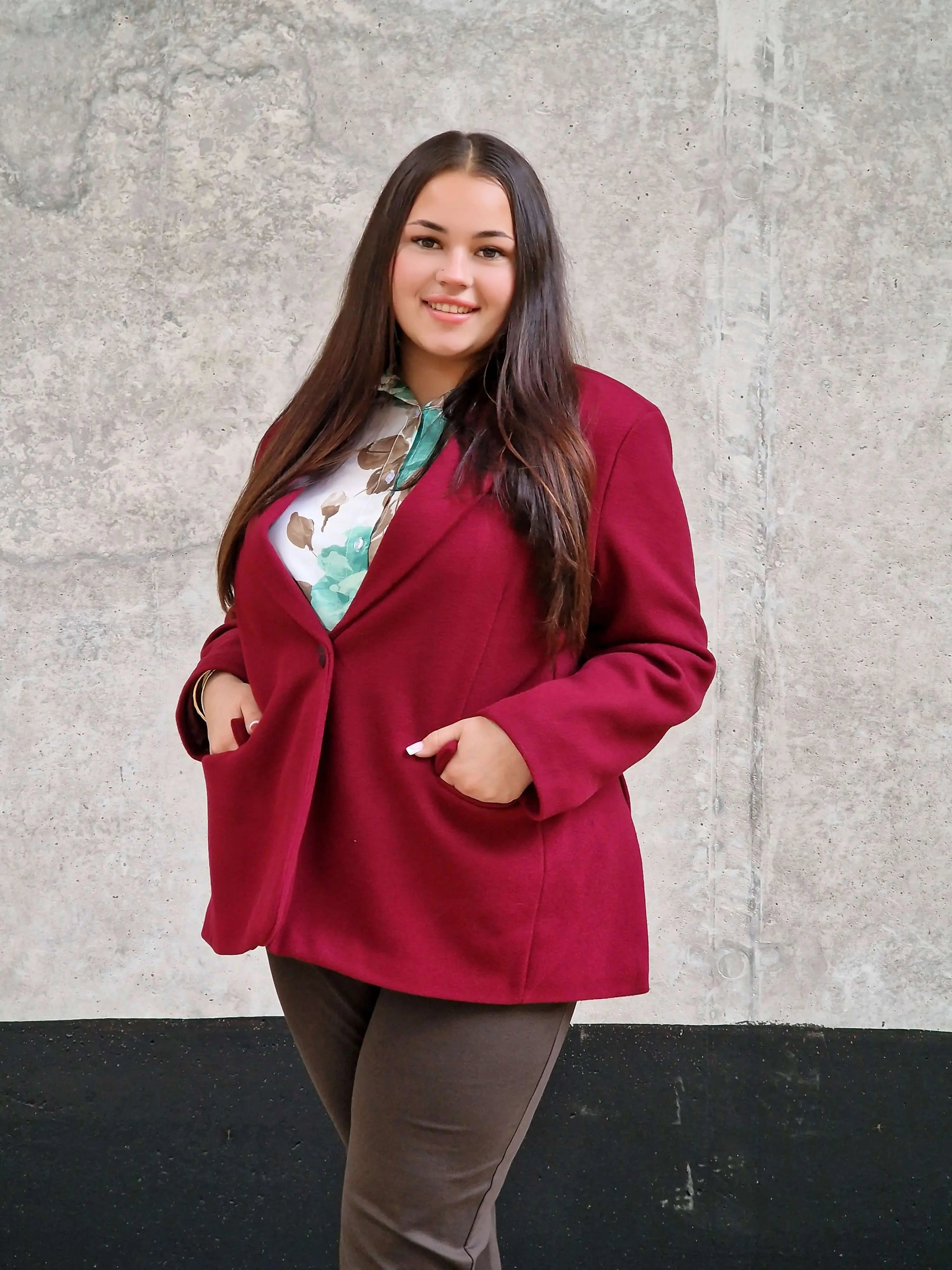 Oversize marynarka plus size – nowoczesna elegancja i stylowy komfort Stylowa XL