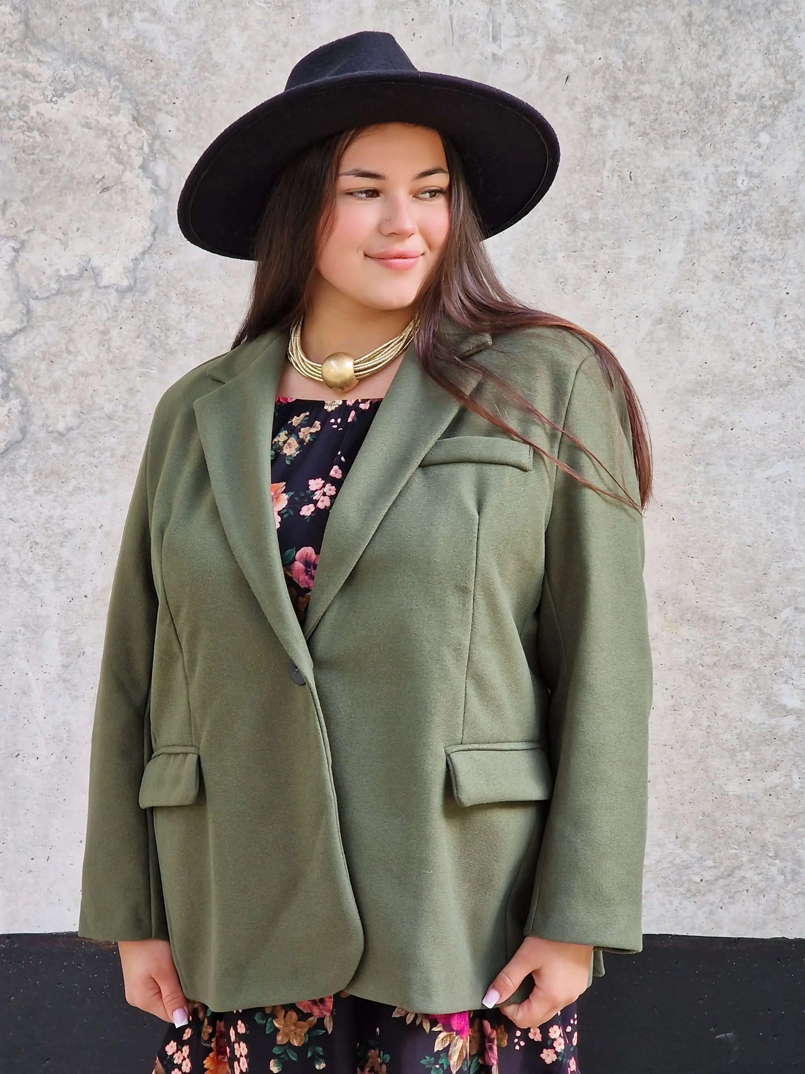 Oversize marynarka plus size – nowoczesna elegancja i stylowy komfort Stylowa XL