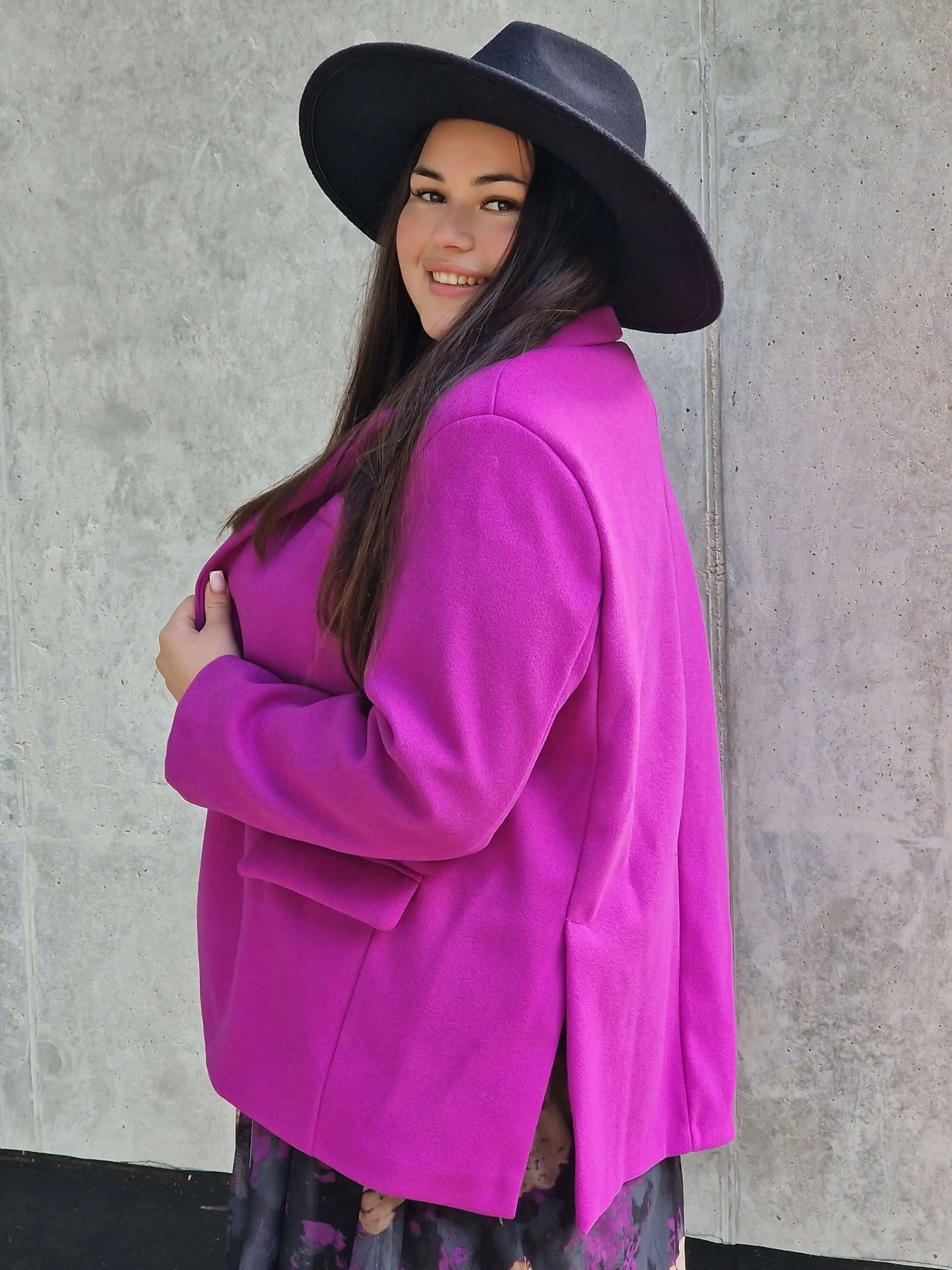 Oversize marynarka plus size – nowoczesna elegancja i stylowy komfort Stylowa XL