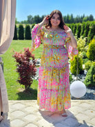 Piękny model sukienki z wzorem po całości Stylowa XL