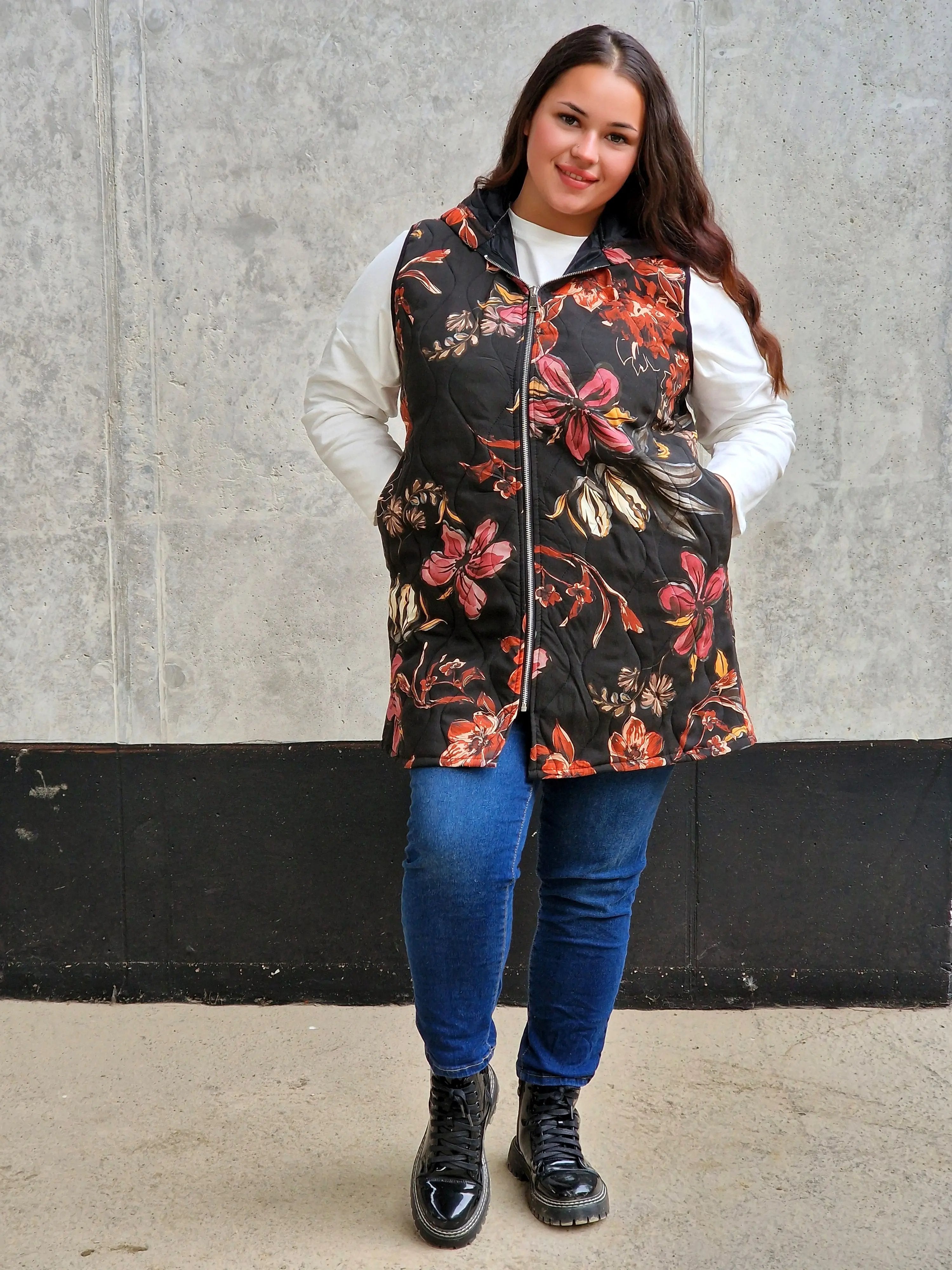 Pikowana kamizelka w kwiaty Stylowa XL