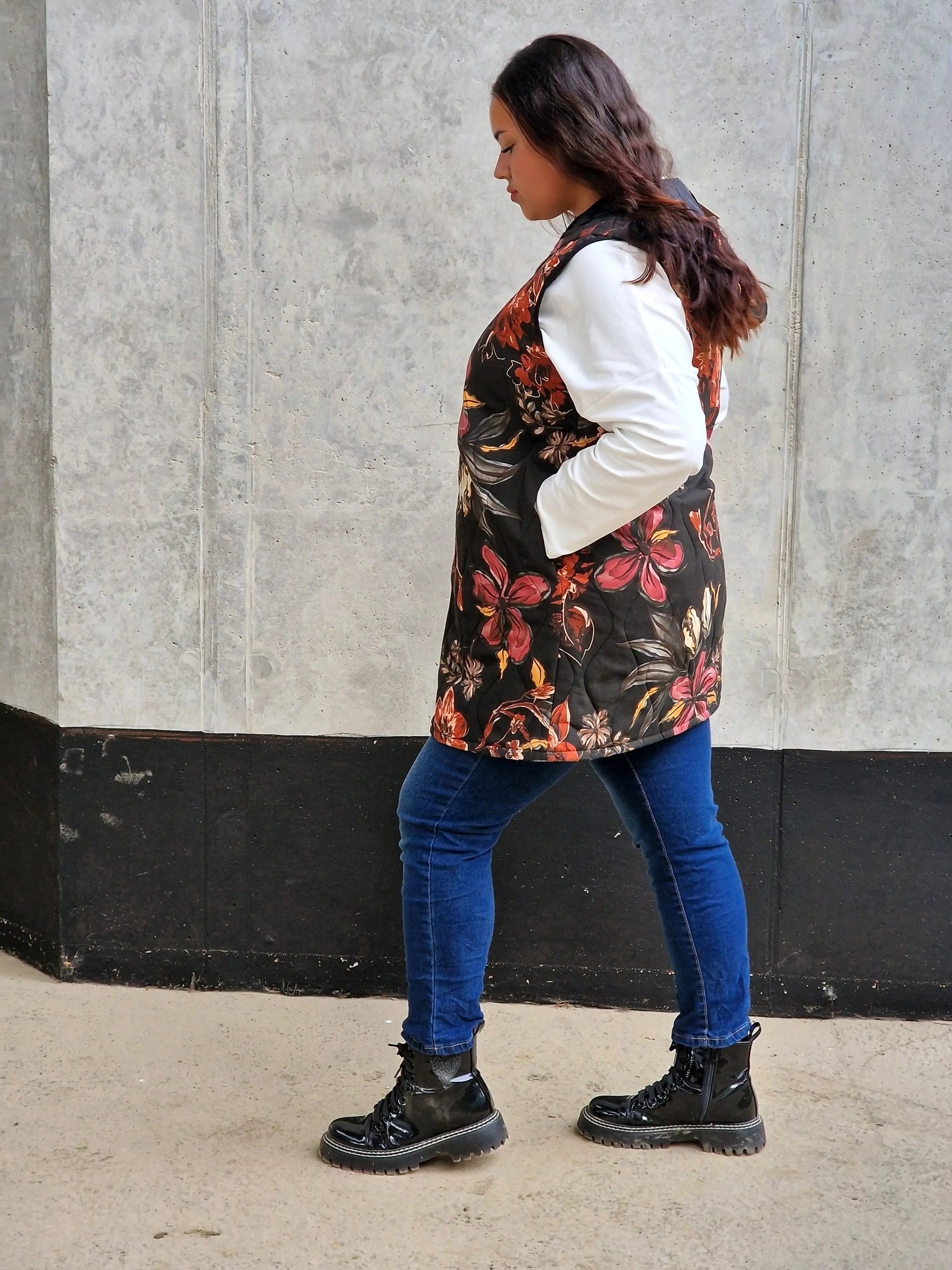 Pikowana kamizelka w kwiaty Stylowa XL