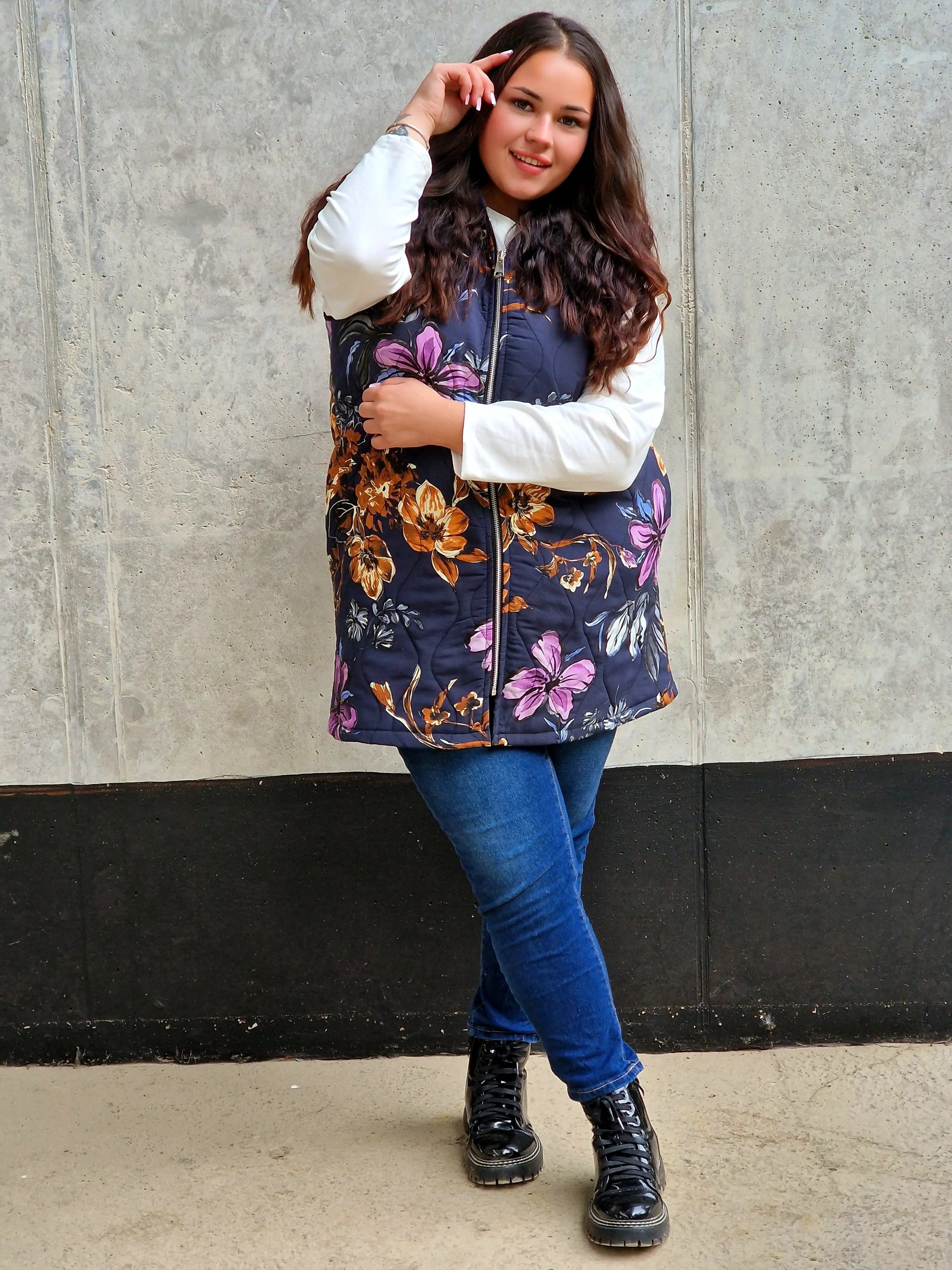 Pikowana kamizelka w kwiaty Stylowa XL