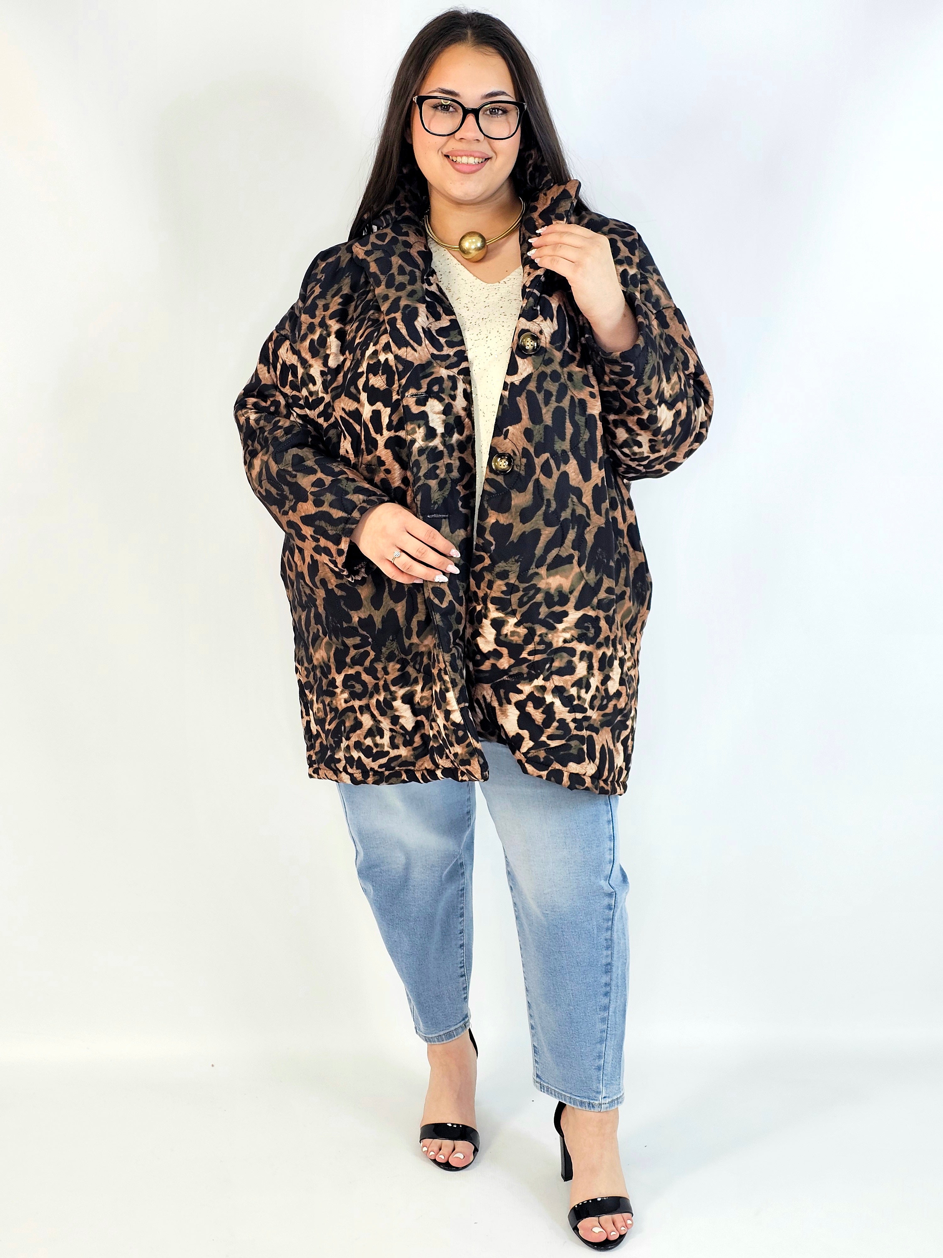 Pikowana kurtka plus size w panterkę – modny akcent na chłodniejsze dni Stylowa XL