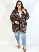 Pikowana kurtka plus size w panterkę – modny akcent na chłodniejsze dni Stylowa XL