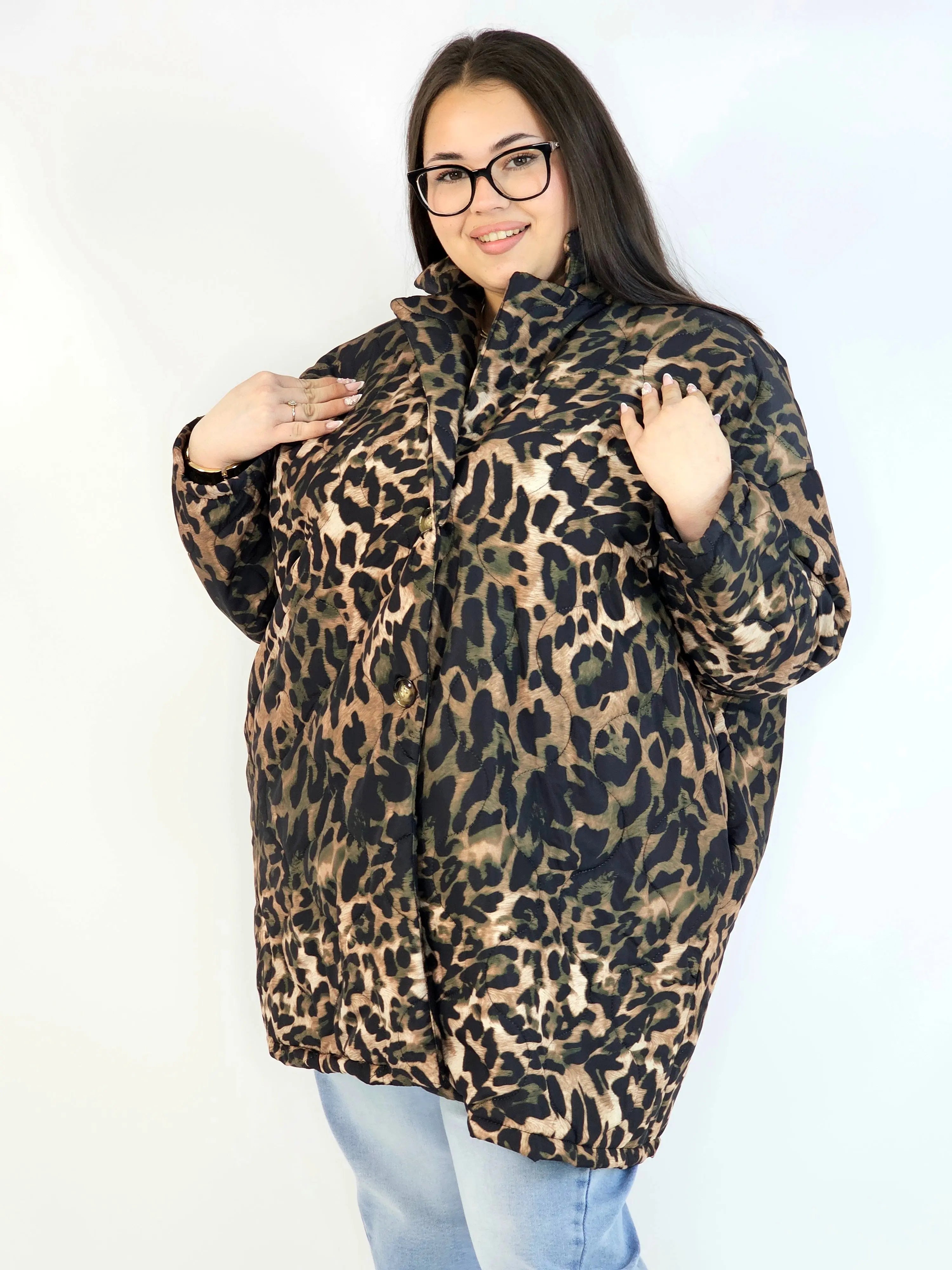 Pikowana kurtka plus size w panterkę – modny akcent na chłodniejsze dni Stylowa XL