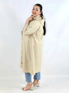 Płaszcz damski z kapturem – lekkość i styl w modzie plus size Stylowa XL