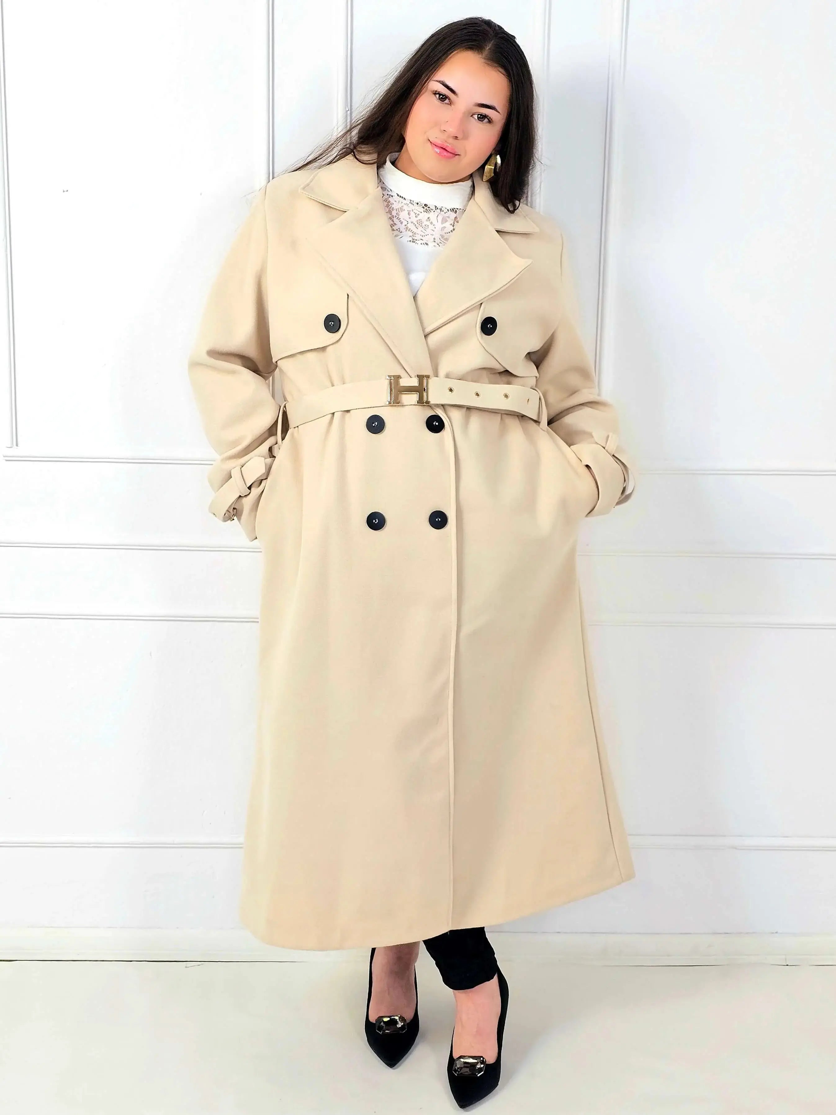 Płaszcz plus size dwurzędowy z paskiem – elegancki płaszcz XXL Stylowa XL