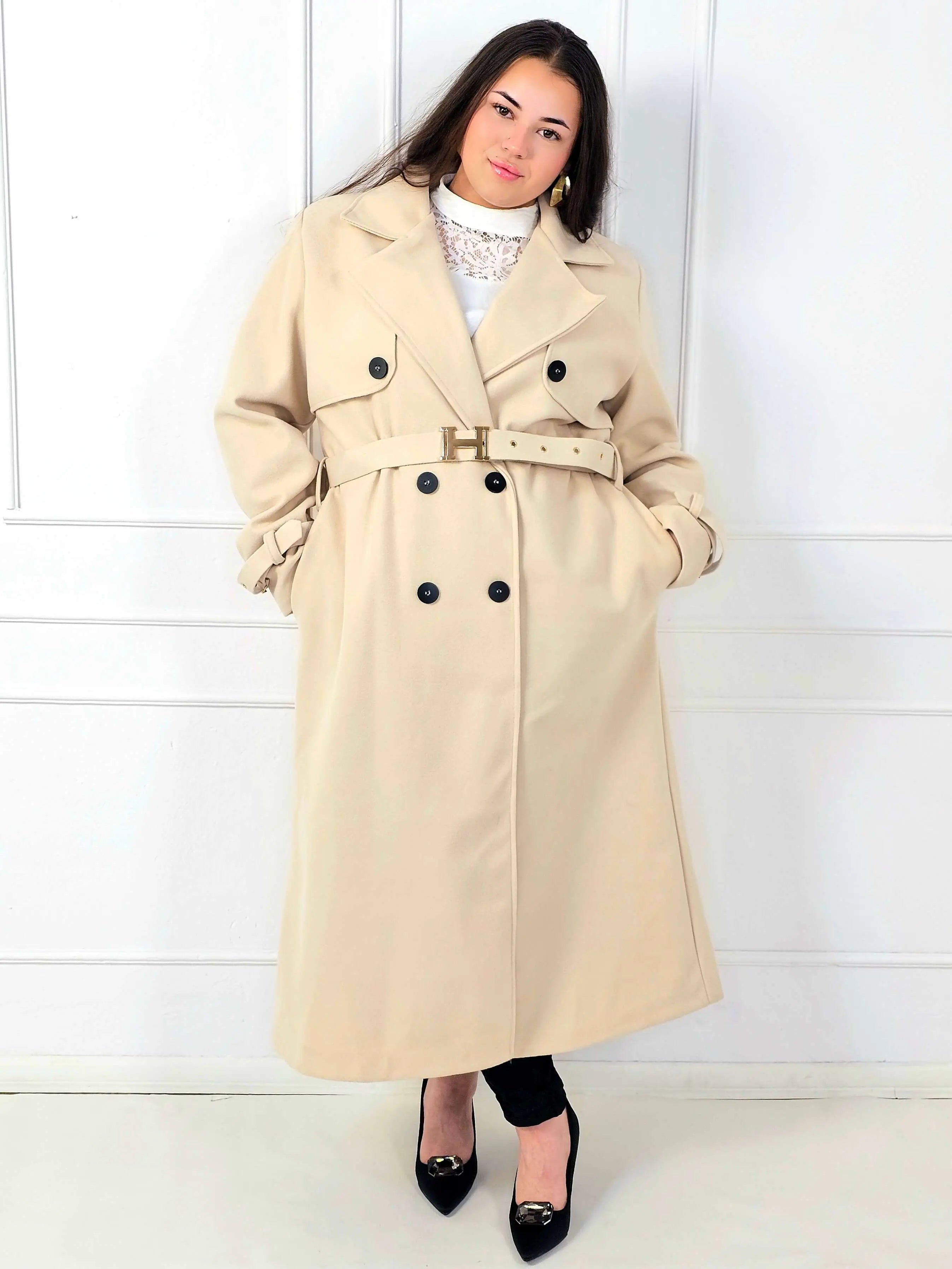 Płaszcz plus size dwurzędowy z paskiem – elegancki płaszcz XXL Stylowa XL