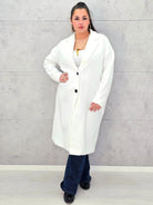 Płaszcz plus size o klasycznym kroju – elegancki model XXL dla kobiet Stylowa XL