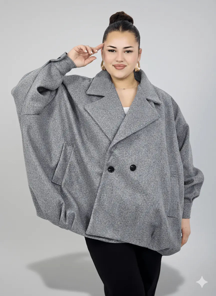 Płaszcz plus size oversize dwurzędowy z szerokim kołnierzem – modny krótki fason XXL Stylowa XL