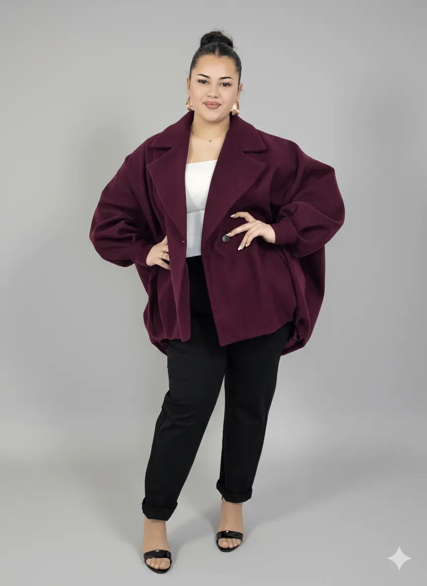 Płaszcz plus size oversize dwurzędowy z szerokim kołnierzem – modny krótki fason XXL Stylowa XL