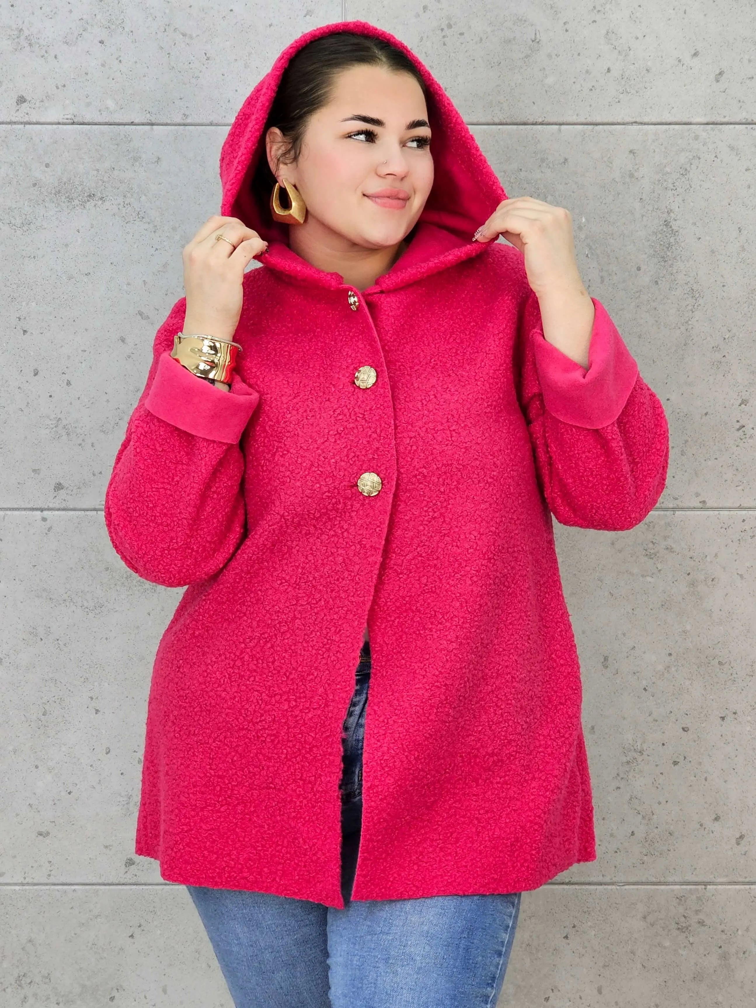 Płaszcz plus size z kapturem – ciepło, styl i kobiecość w jednym! Stylowa XL