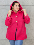 Płaszcz plus size z kapturem – ciepło, styl i kobiecość w jednym! Stylowa XL