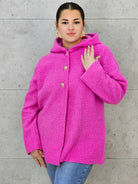 Płaszcz plus size z kapturem – ciepło, styl i kobiecość w jednym! Stylowa XL