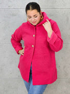 Płaszcz plus size z kapturem – ciepło, styl i kobiecość w jednym! Stylowa XL