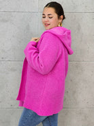 Płaszcz plus size z kapturem – ciepło, styl i kobiecość w jednym! Stylowa XL