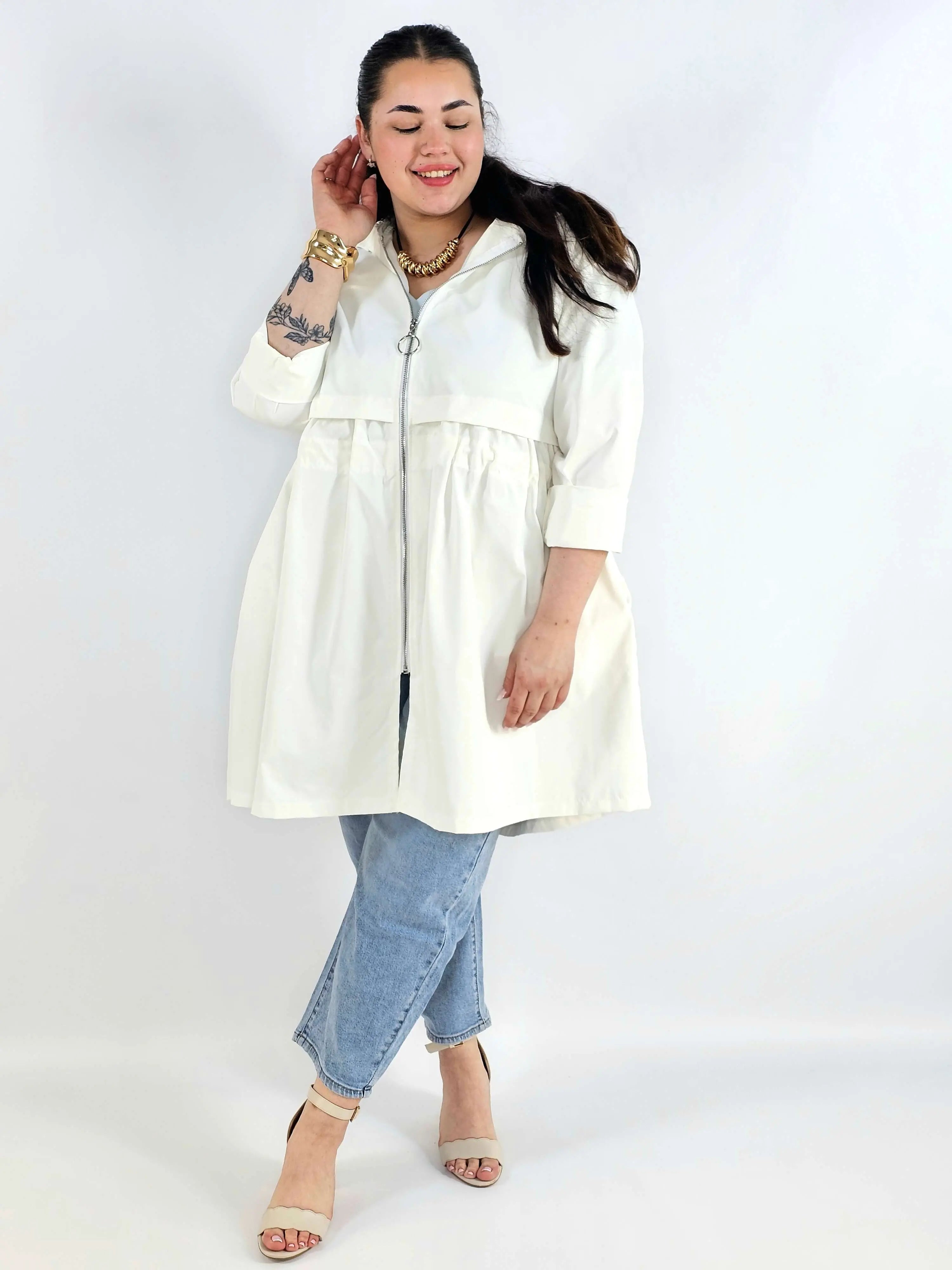 Płaszcz plus size z kapturem – lekkość, która otula sylwetkę Stylowa XL