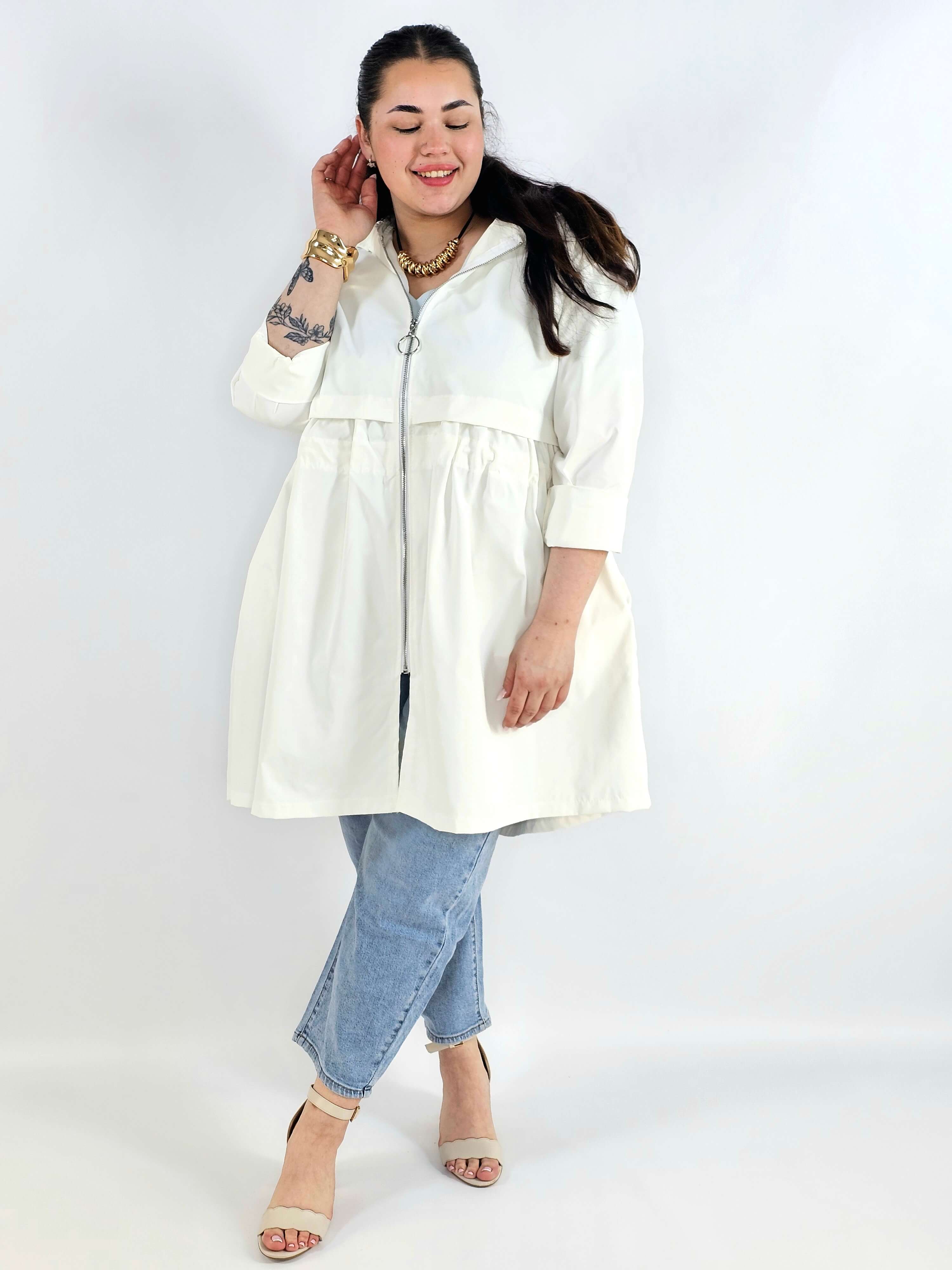 Płaszcz plus size z kapturem – lekkość, która otula sylwetkę Stylowa XL