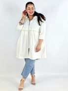 Płaszcz plus size z kapturem – lekkość, która otula sylwetkę Stylowa XL