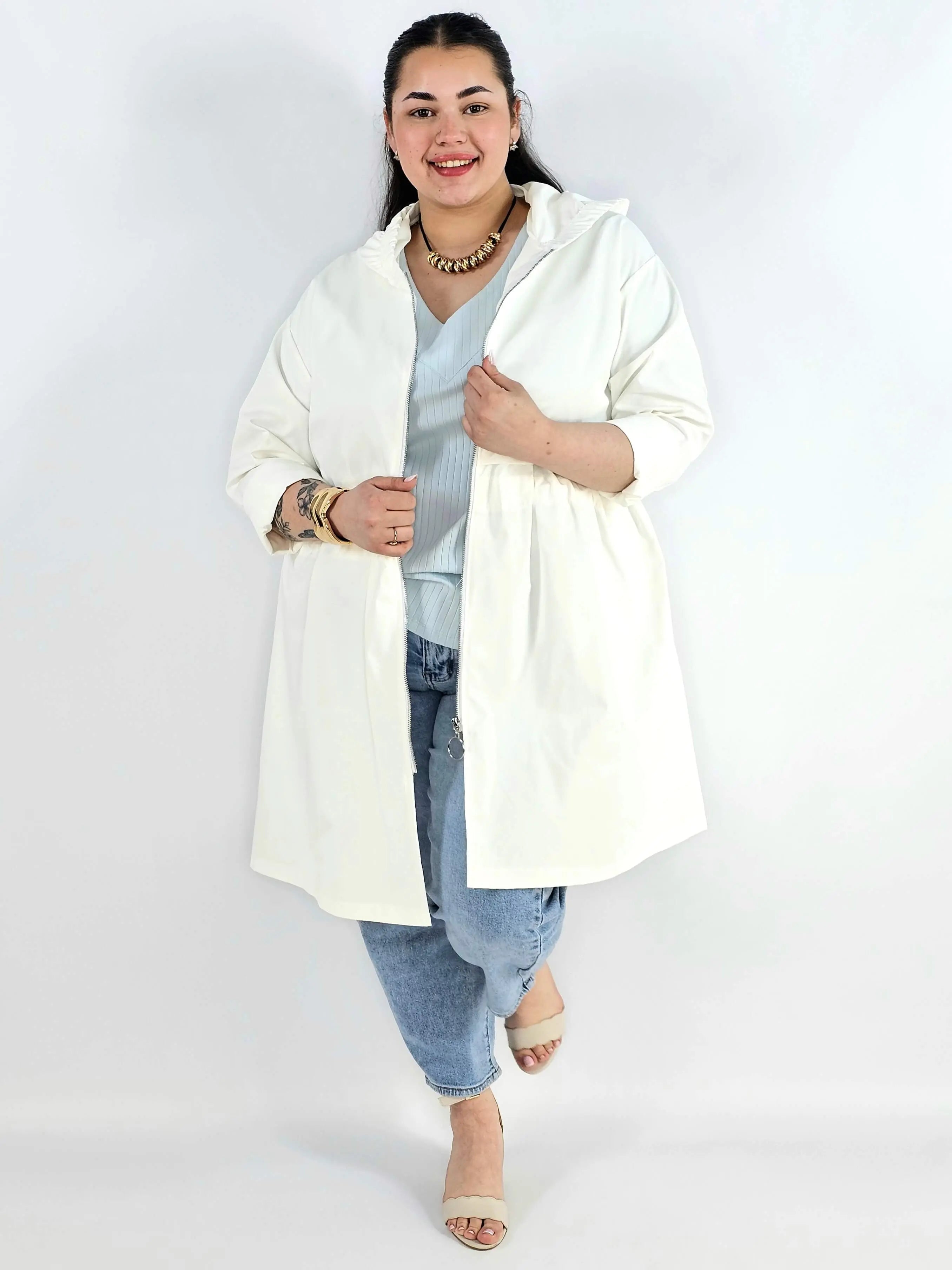 Płaszcz plus size z kapturem – lekkość, która otula sylwetkę Stylowa XL