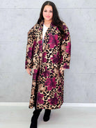 Płaszcz plus size z motywem panterki i kwiatów – odważny styl i kobieca elegancja Stylowa XL