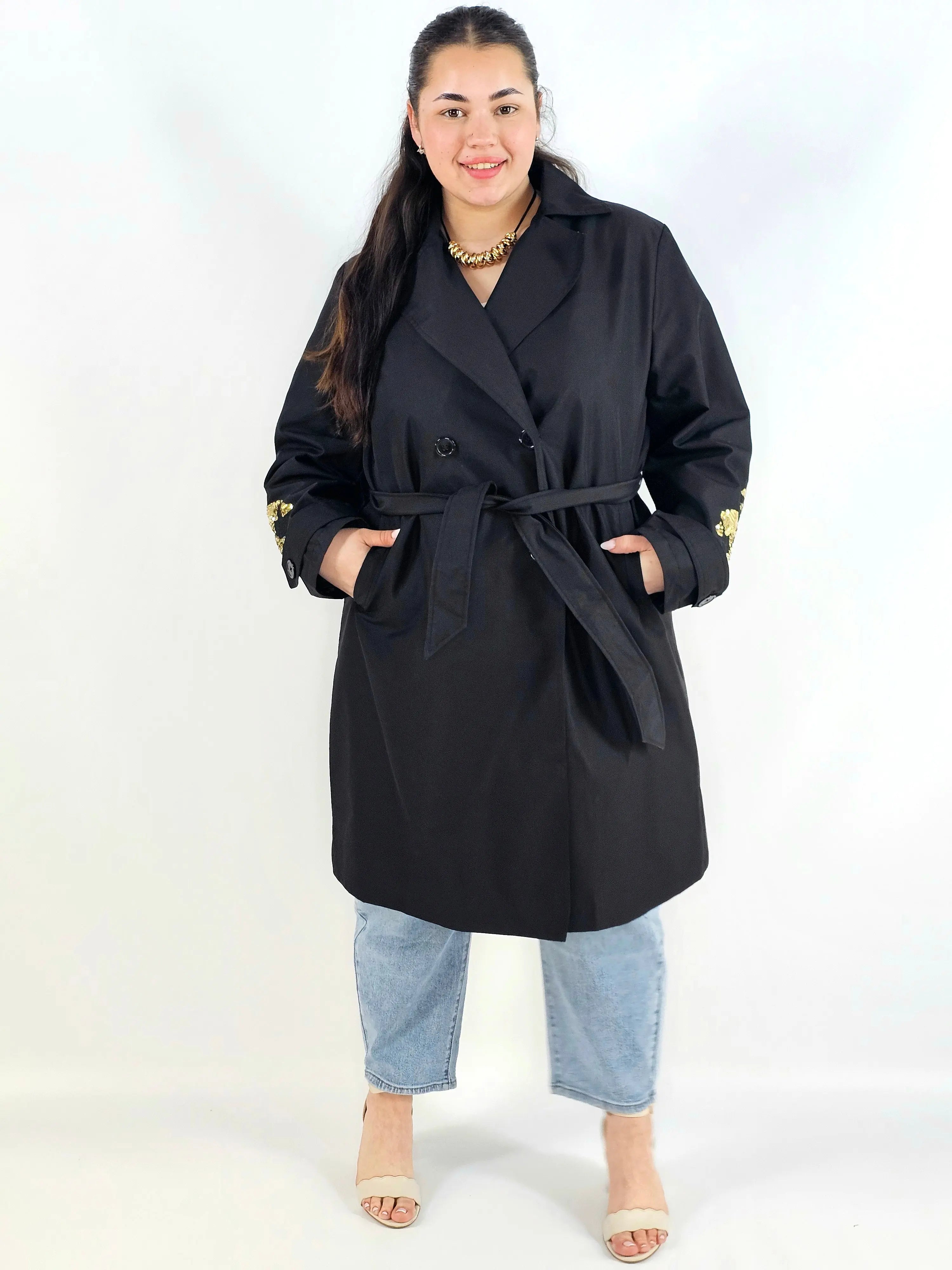 Płaszcz plus size z paskiem – elegancki płaszcz XXL z haftem na rękawie Stylowa XL