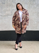 Płaszcz w panterkę plus size – elegancki i kobiecy Stylowa XL