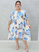 Plisowana sukienka w kwiaty z dekoltem V –moda dla kobiet plus size Stylowa XL