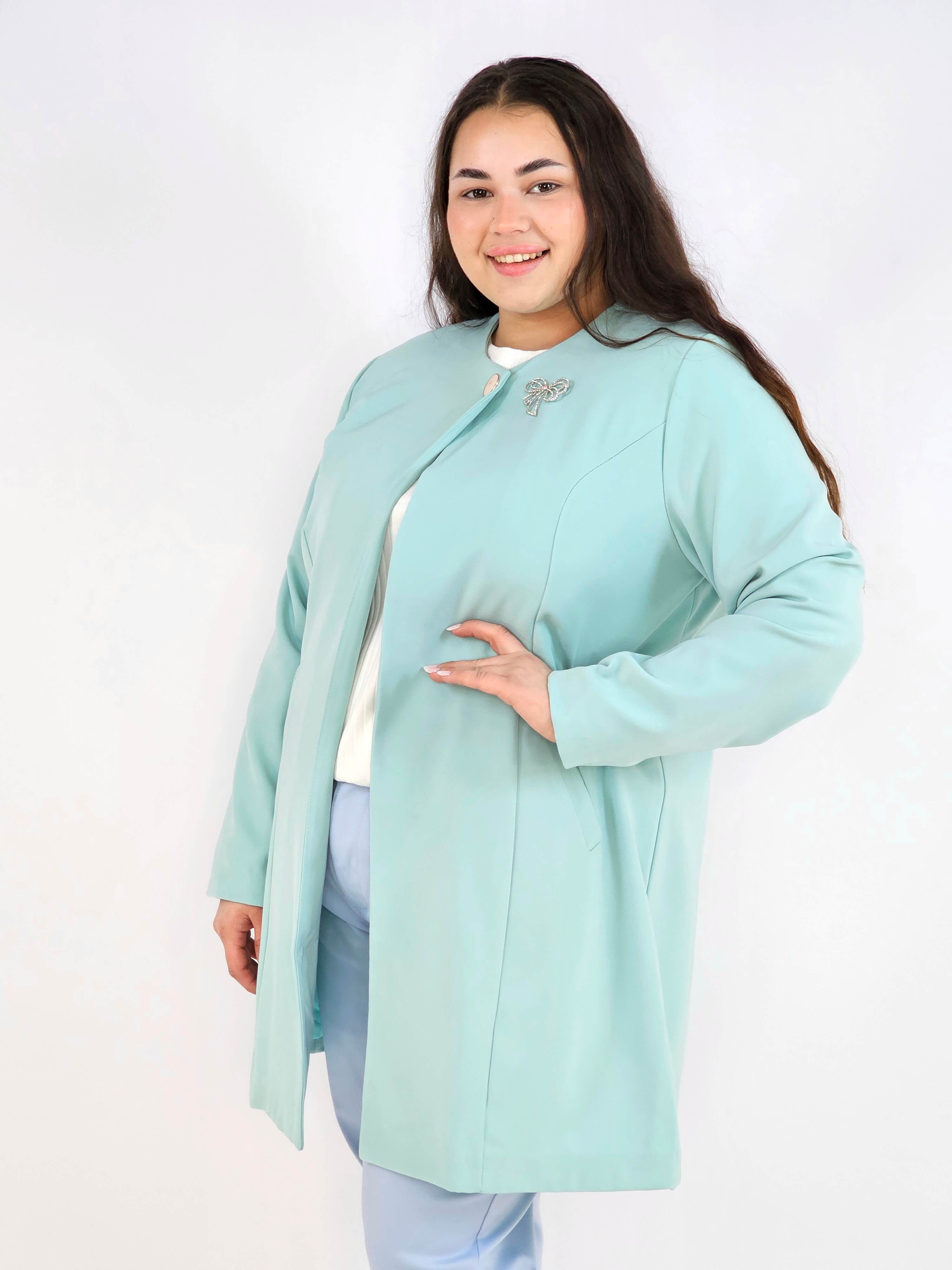Przedłużana Marynarka Plus Size – Szyk i Komfort w Jednym | StylowaXL Stylowa XL