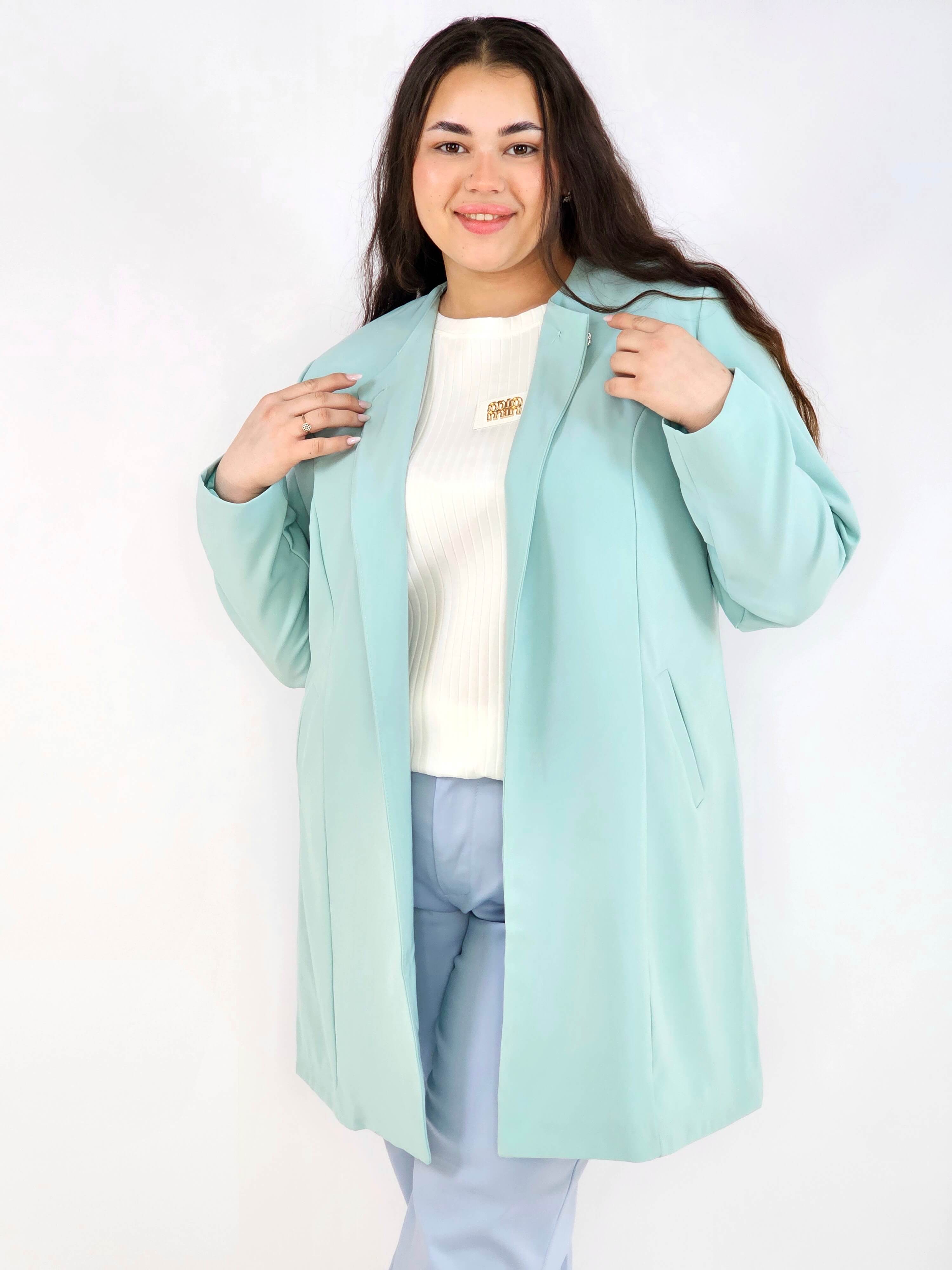 Przedłużana Marynarka Plus Size – Szyk i Komfort w Jednym | StylowaXL Stylowa XL