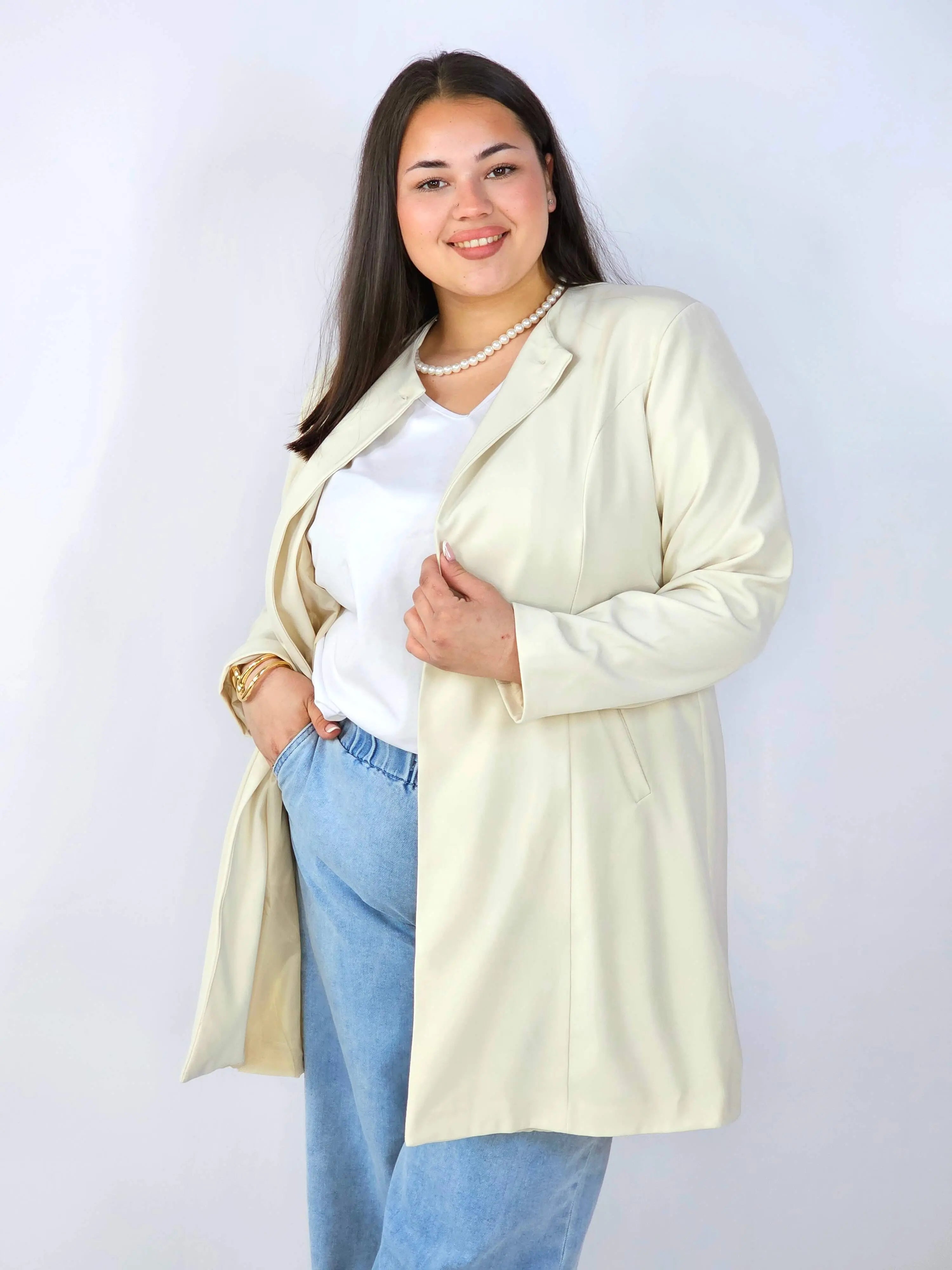 Przedłużana Marynarka Plus Size – Szyk i Komfort w Jednym | StylowaXL Stylowa XL