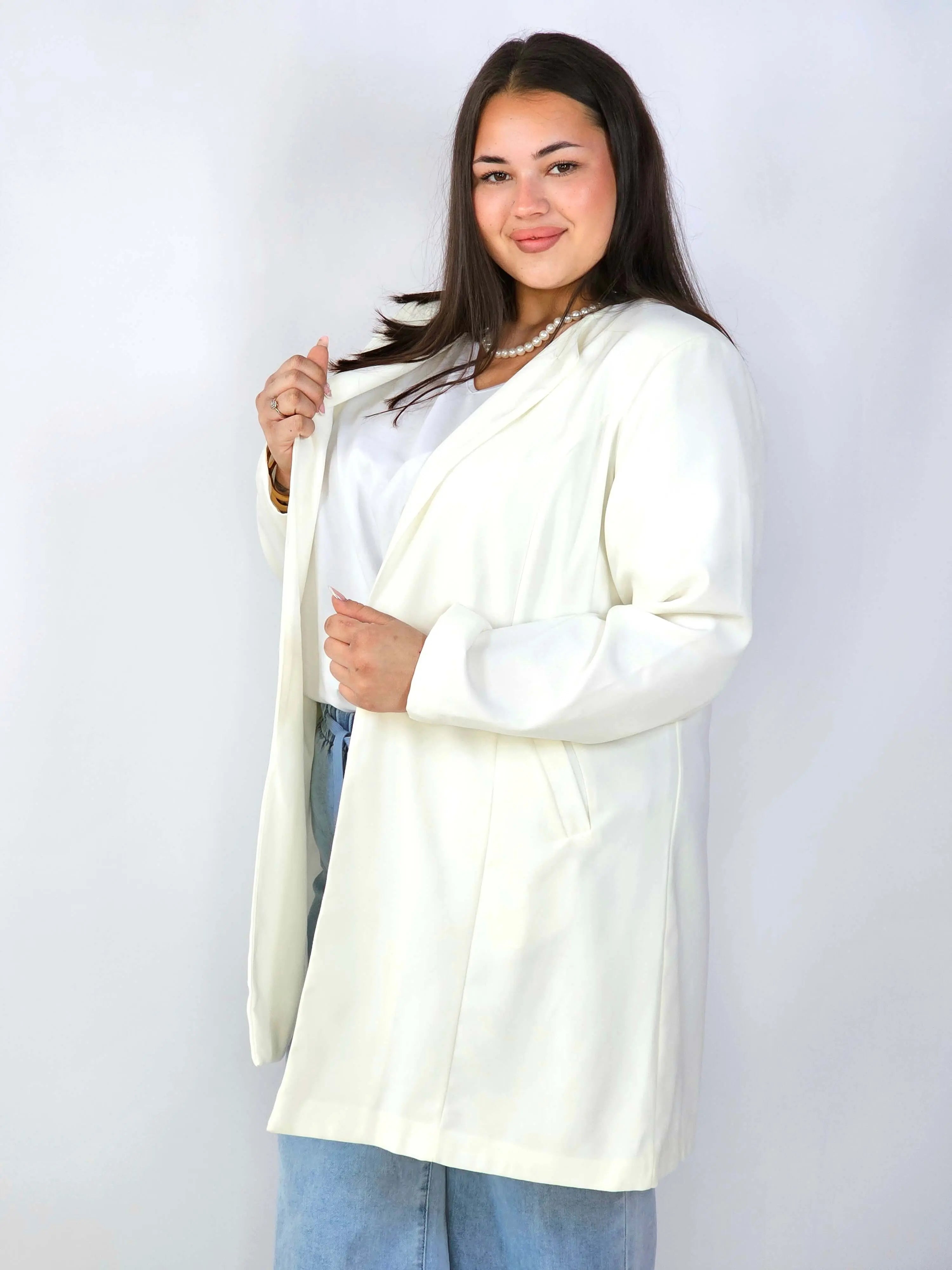 Przedłużana Marynarka Plus Size – Szyk i Komfort w Jednym | StylowaXL Stylowa XL