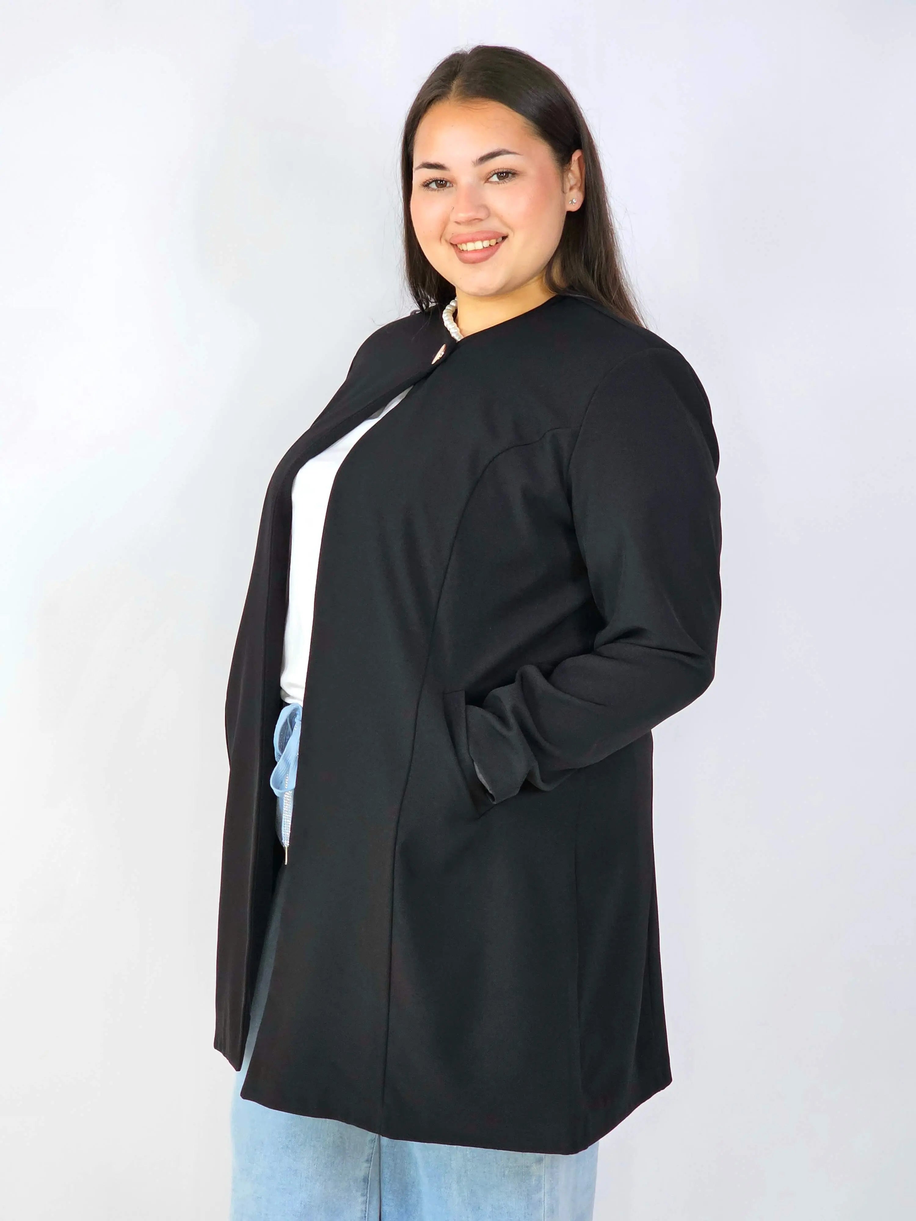 Przedłużana Marynarka Plus Size – Szyk i Komfort w Jednym | StylowaXL Stylowa XL