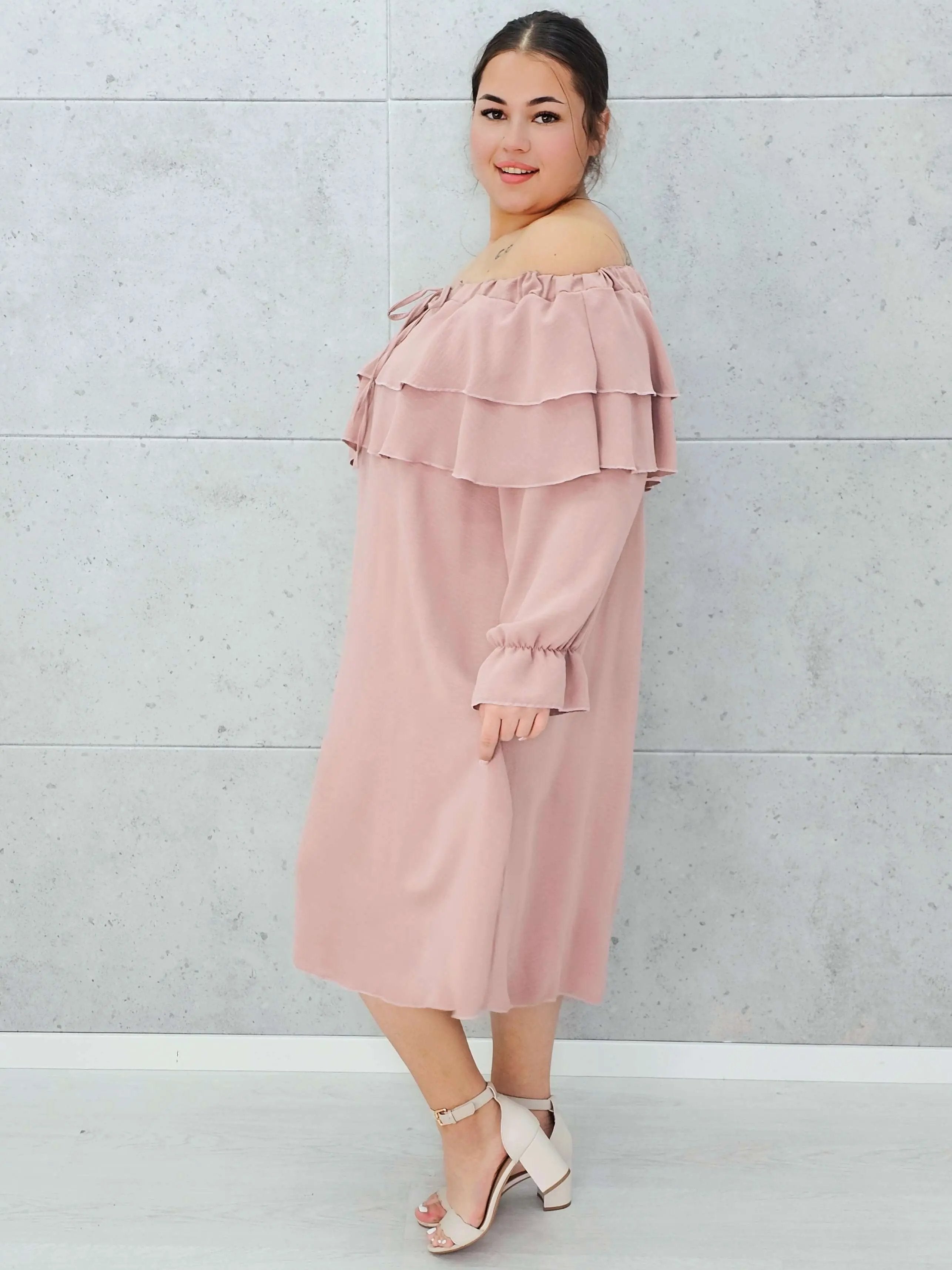 Pudrowa sukienka hiszpanka Stylowa XL