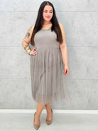 Romantyczna halka plus size w pastelowym odcieniu ciemnego beżu Stylowa XL