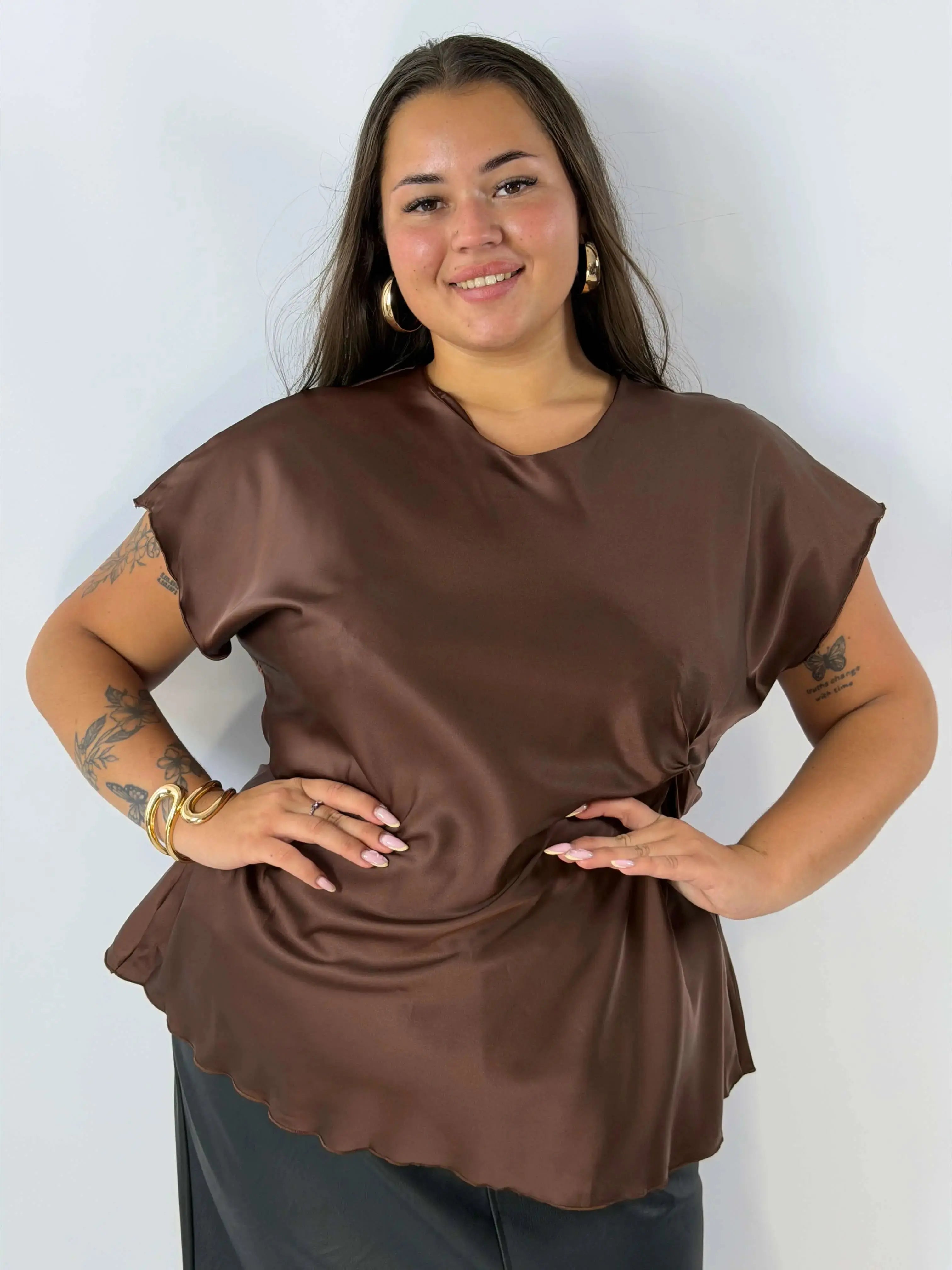 Satynowa bluzka Plus Size z ozdobnym marszczeniem Stylowa XL